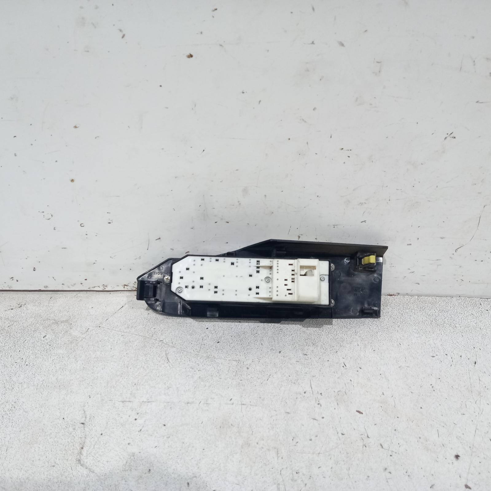 Corolla Power Door Window Switch 2015-2018 rh front (master switch),zre182r,hatch,standard,03/15-06/18 00011685 #536966