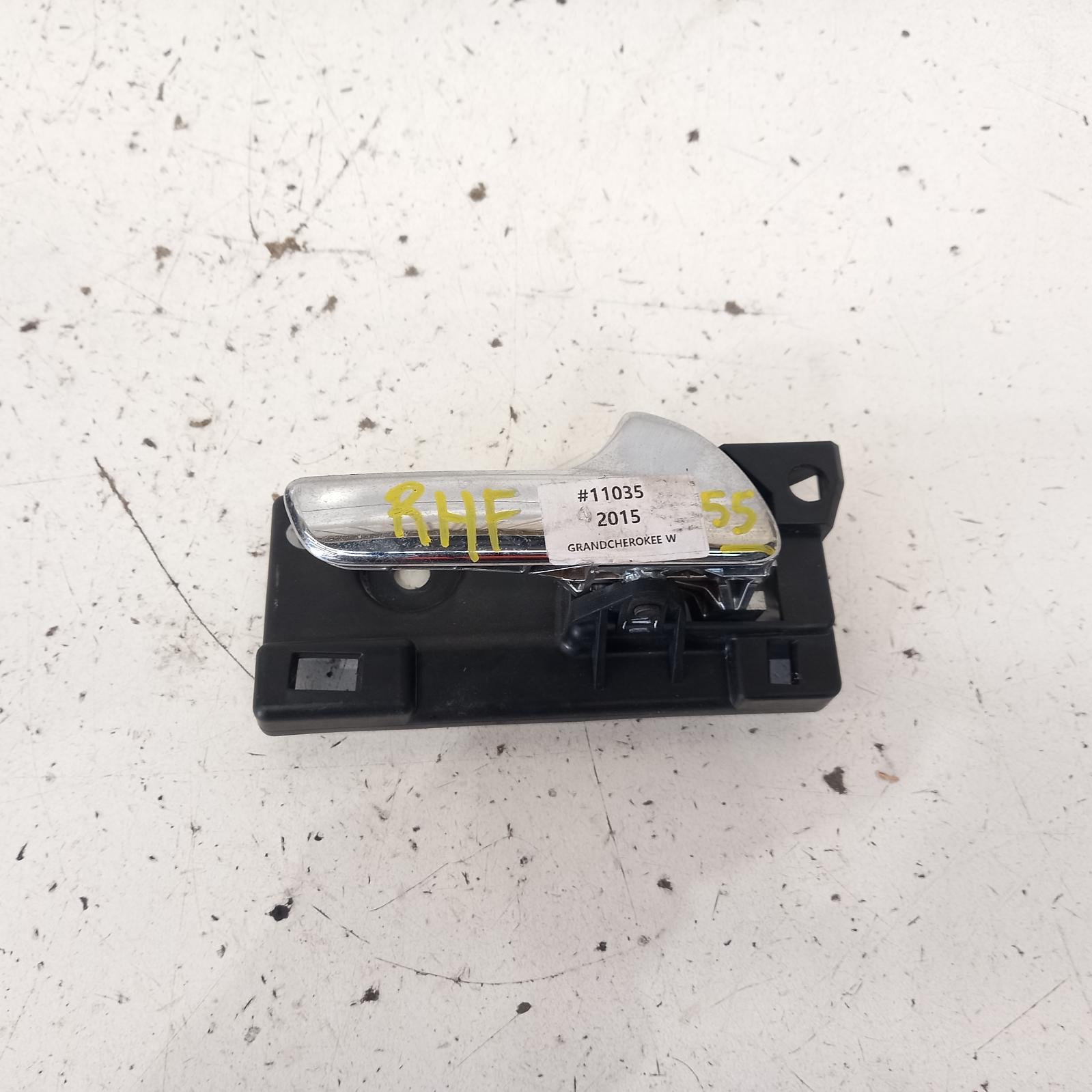 Grandcherokee Door Handle 2011-2022 inner,rh front,wk,01/11-02/22 00011035 #544464