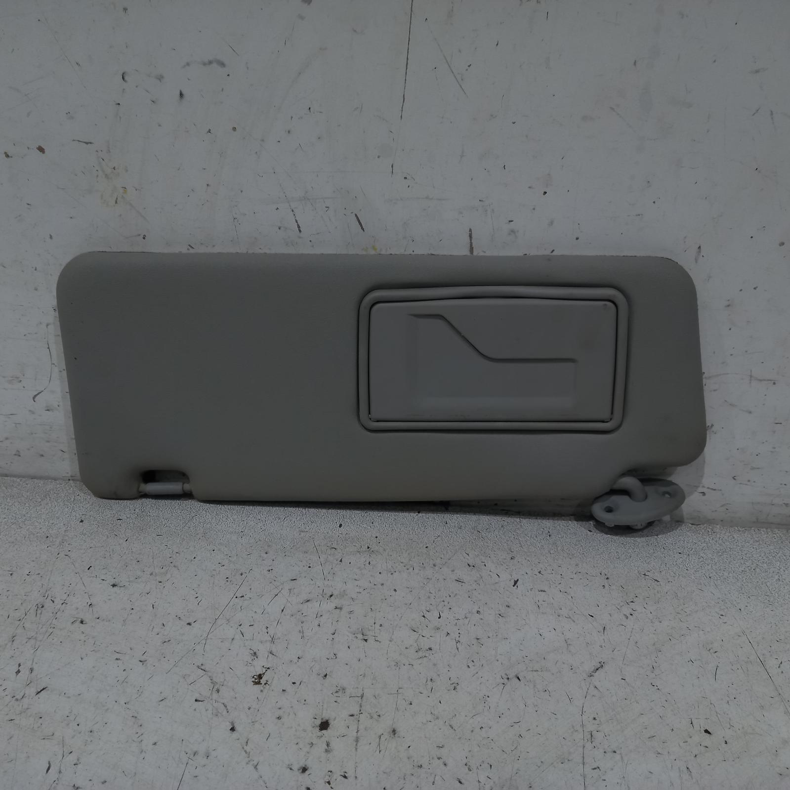 Hilux Sunvisor 2005-2015 rh side,02/05-08/15 00016178 #545815