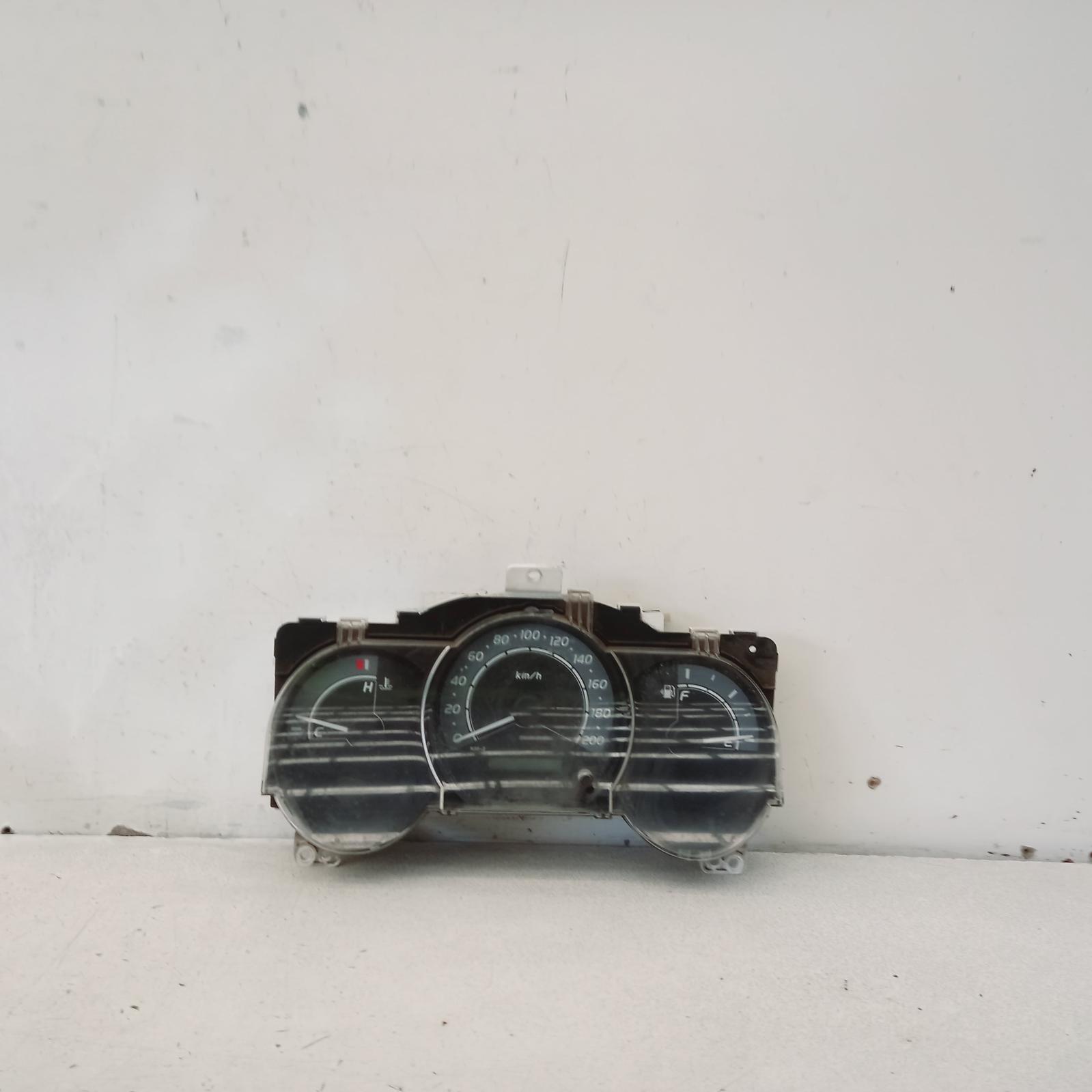 Hilux Instrument Cluster 2005-2011 petrol,2.7,workmate,02/05-06/11 00019081 #554152