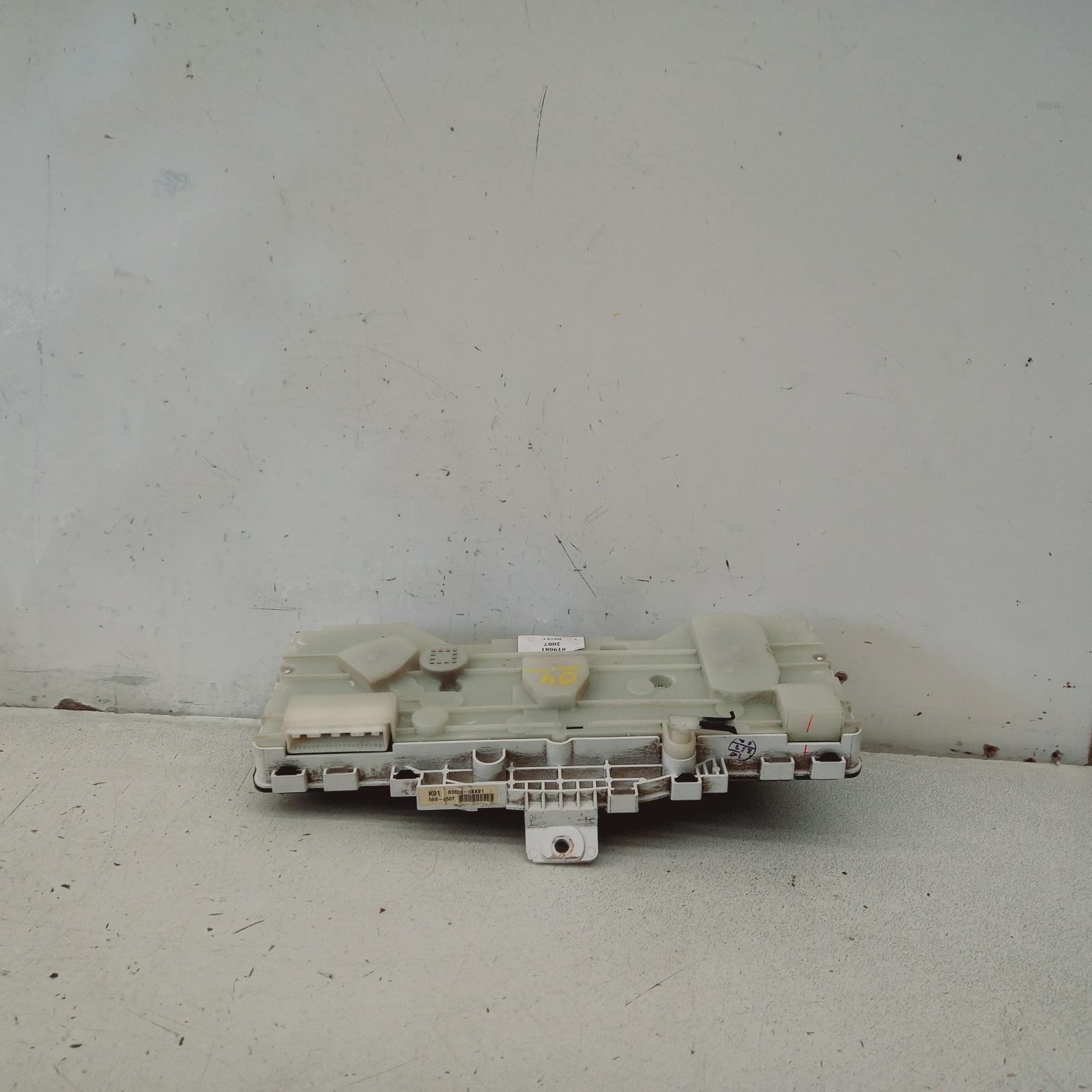 Hilux Instrument Cluster 2005-2011 petrol,2.7,workmate,02/05-06/11 00019081 #554152