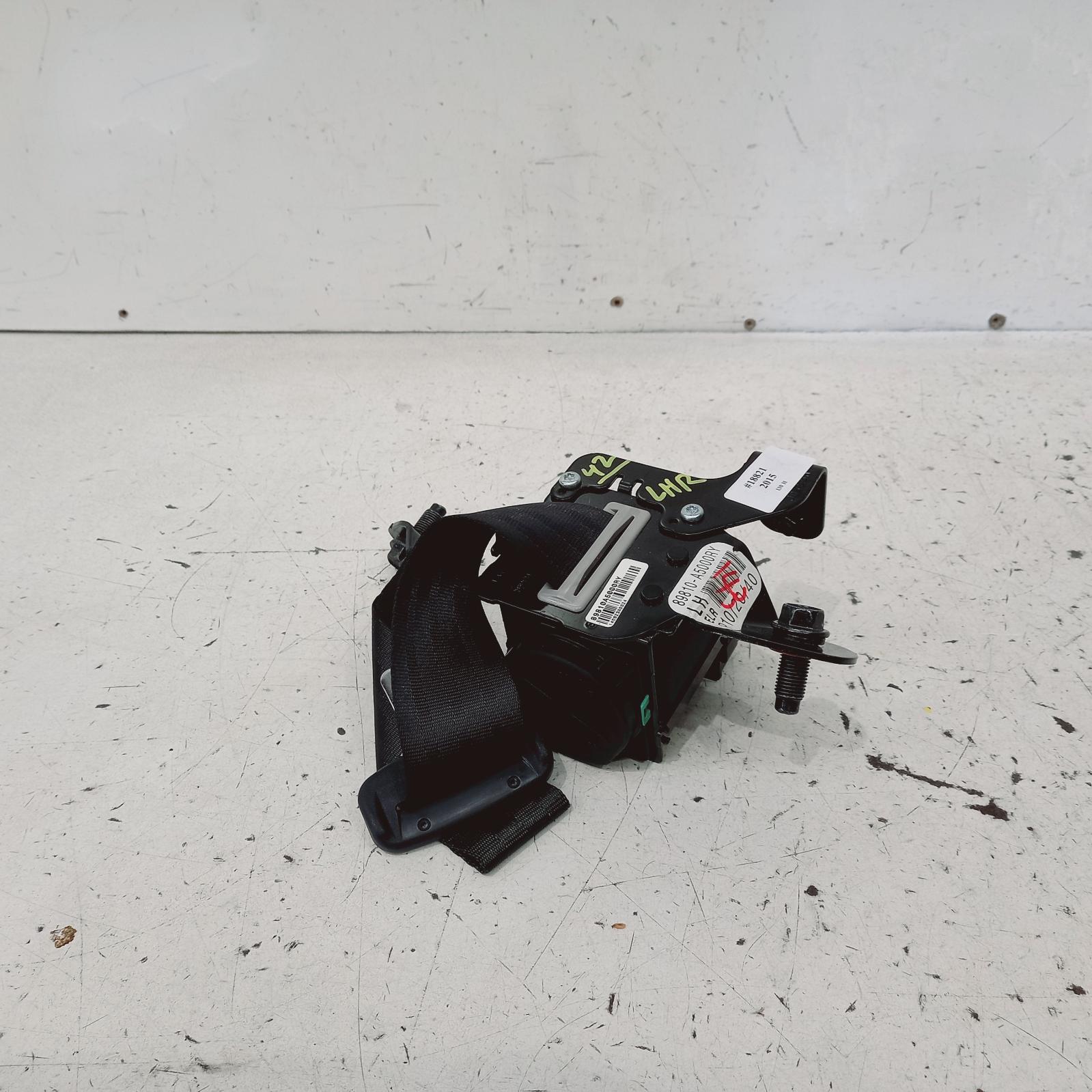 I30 Seat Belt Stalk 2012-2017 lh rear,seat belt only,gd,hatch,03/12-02/17 00018821 #554288