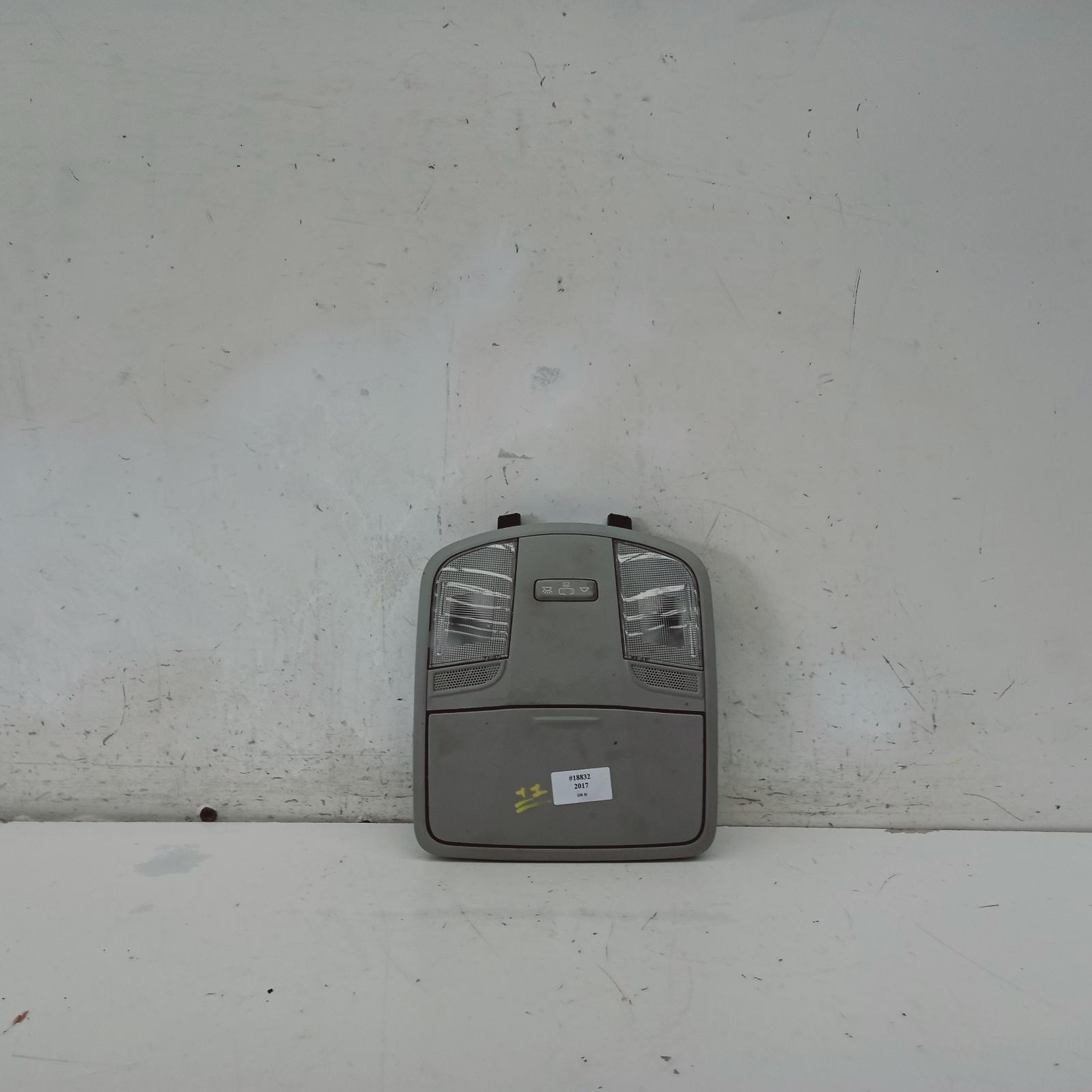 I30 Courtesy Light 2017-2023 front,grey,w/ sunglass holder type,pd,03/17- 00018832 #557215