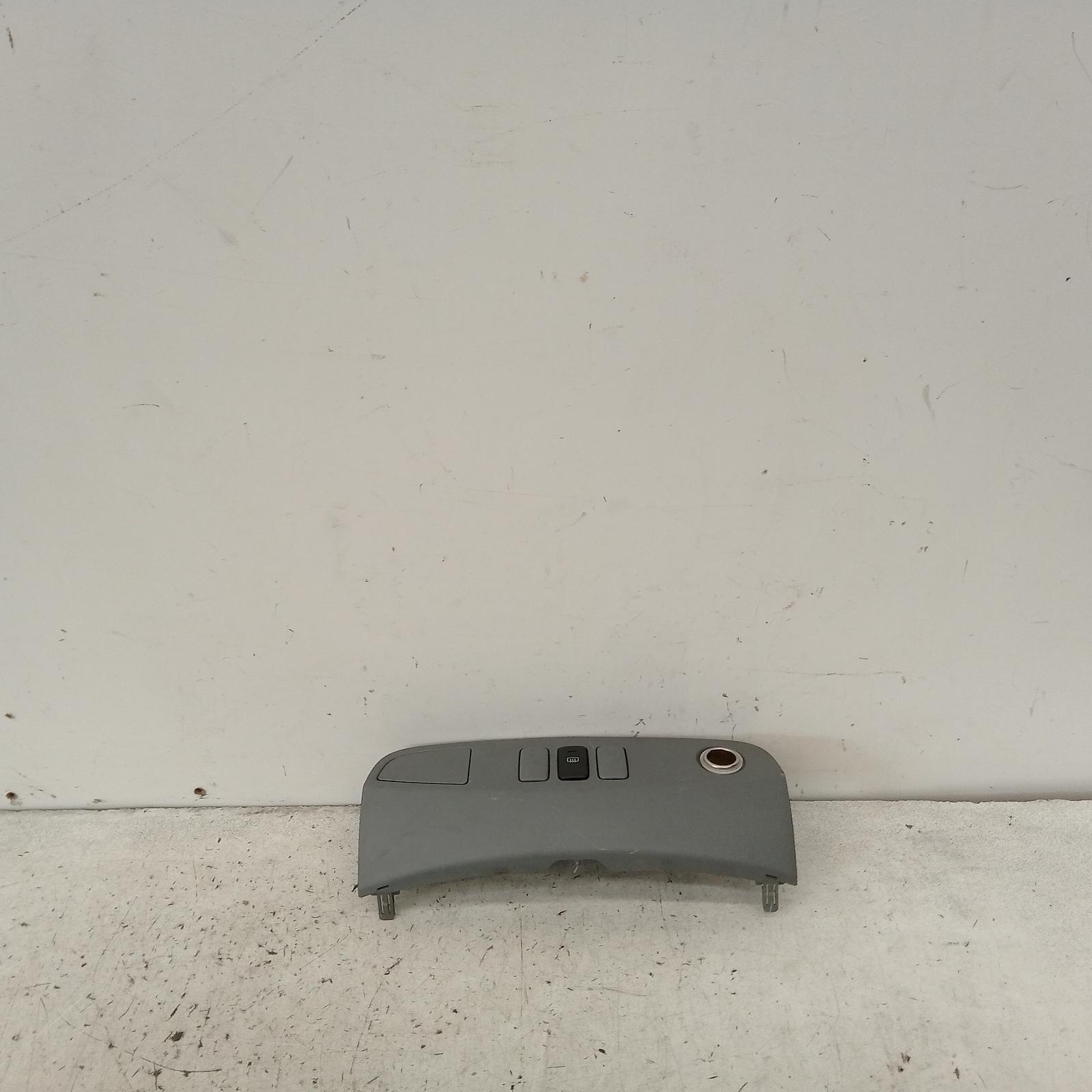 Hilux Miscellaneous Switch Relay 2005-2015 rear demister switch,02/05-08/15 00019295 #562159