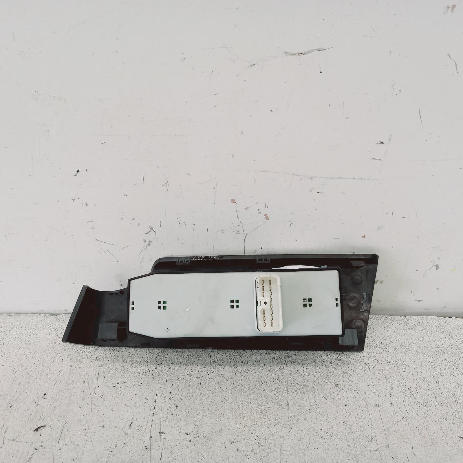 Barina Power Door Window Switch 2005-2012 rh front (master swtch),sedan,tk,12/05-12/12 00019465 #563057