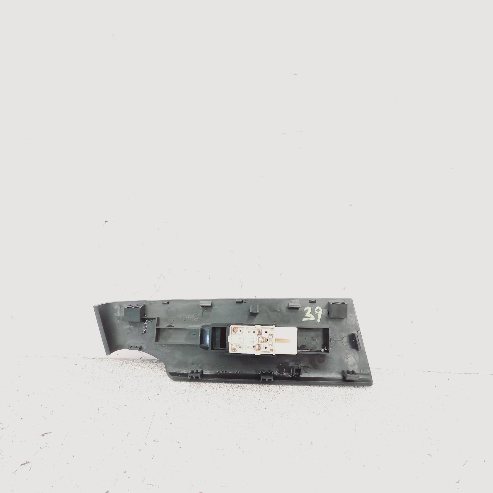 Barina Power Door Window Switch 2005-2012 lh front,sedan,tk,12/05-12/12 00019465 #563075