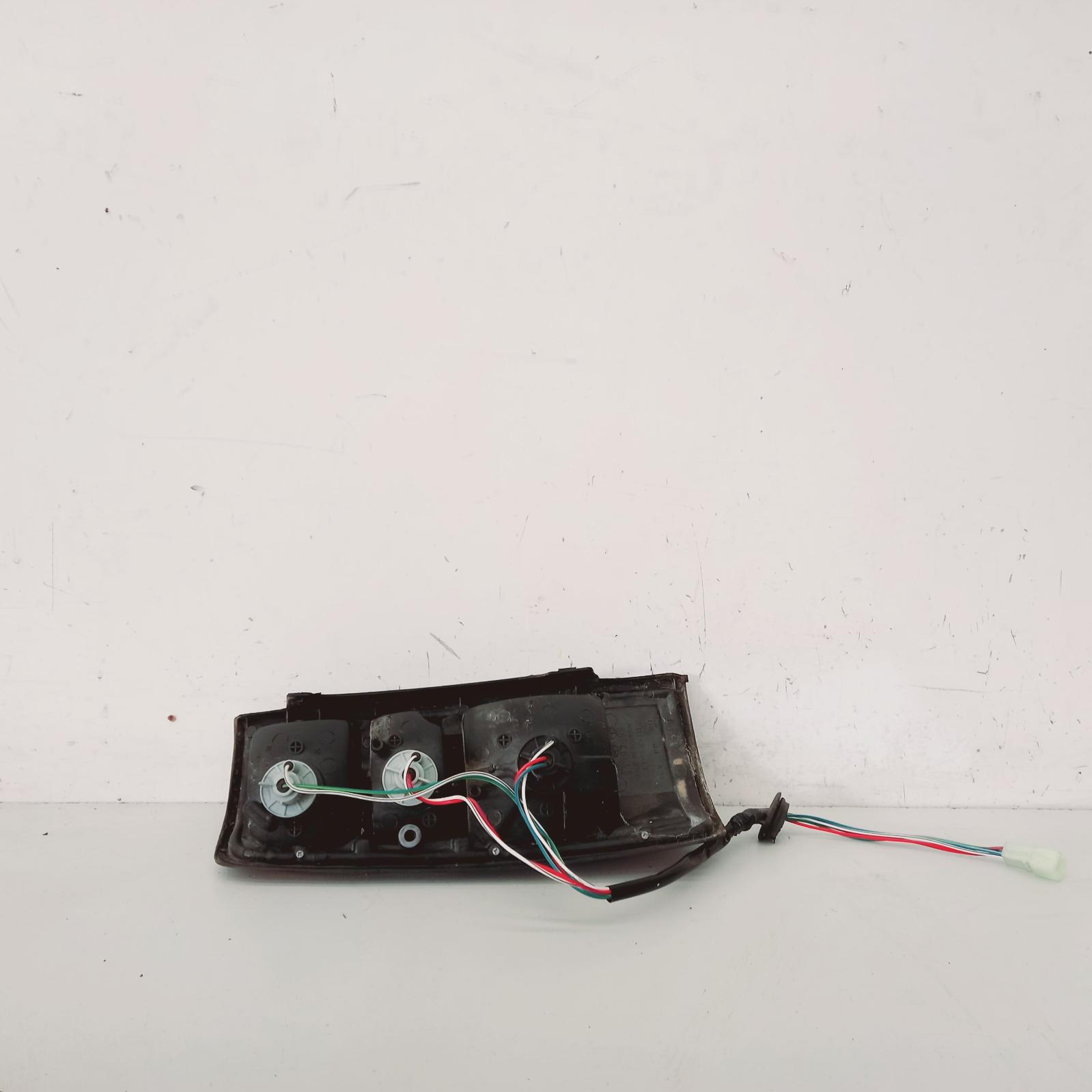 Landcruiser Taillight Right 1990-1998 80 series 05/90-03/98 00019676 #568800