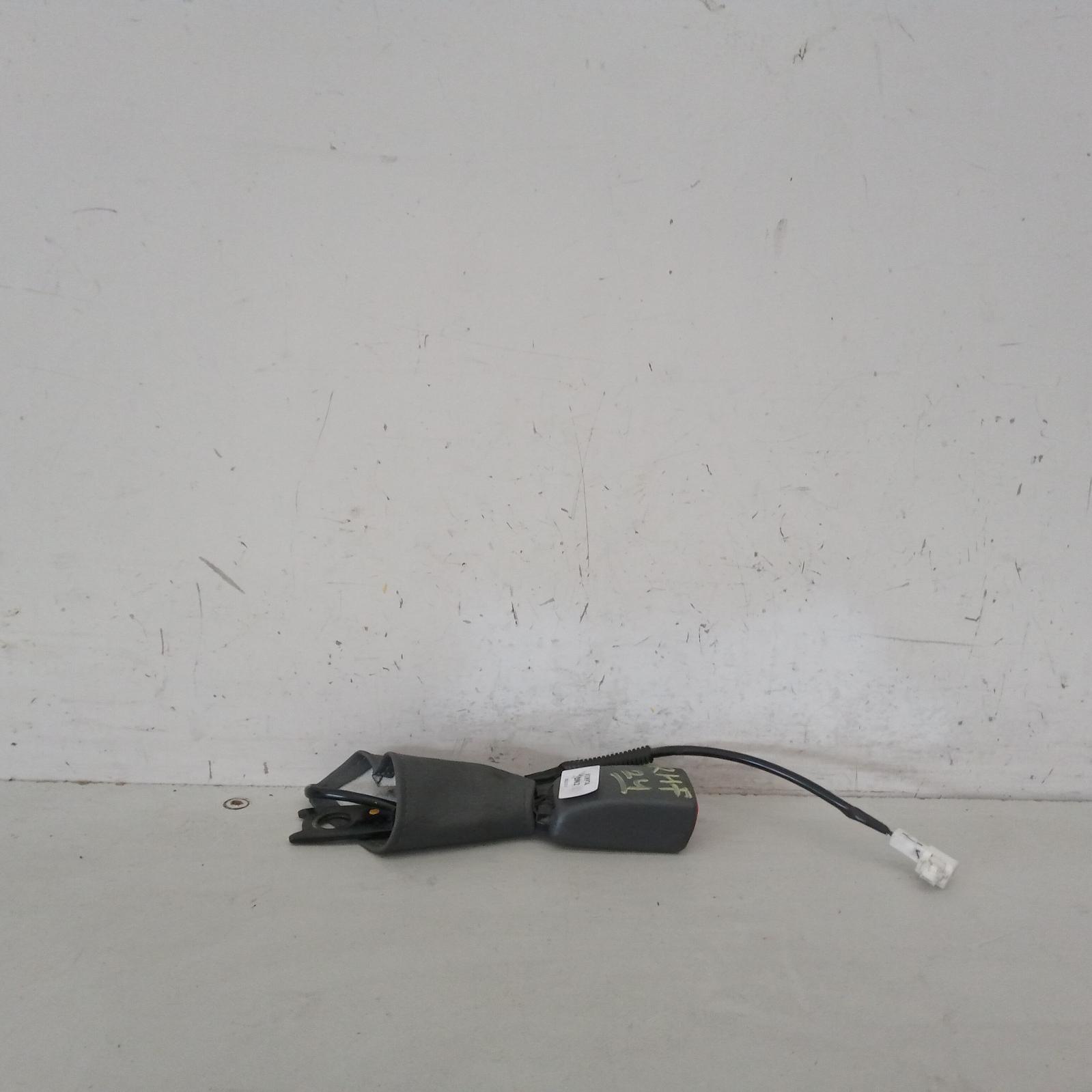 Hilux Seat Belt Stalk 2011-2015 rh front,seat belt stalk only,dark grey,07/11-08/15 00018974 #568848