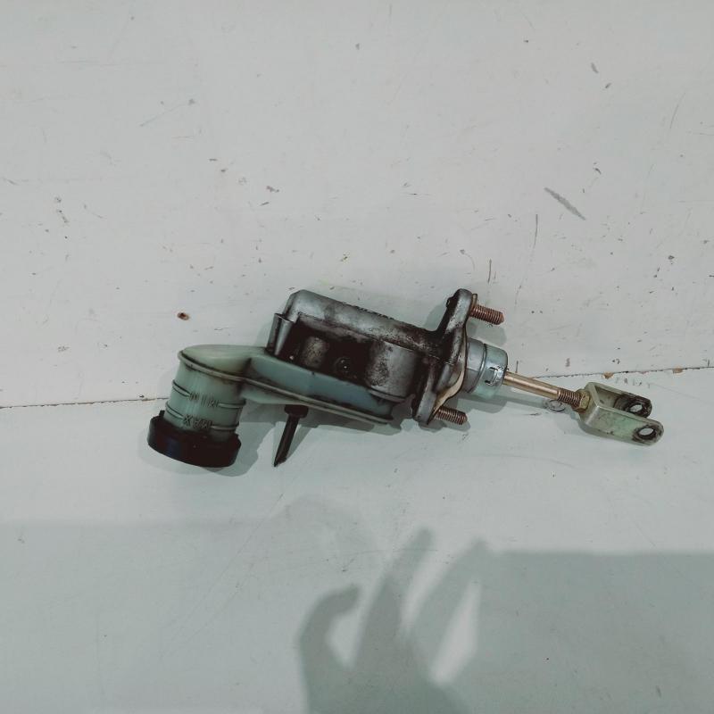 clutch master cylinder