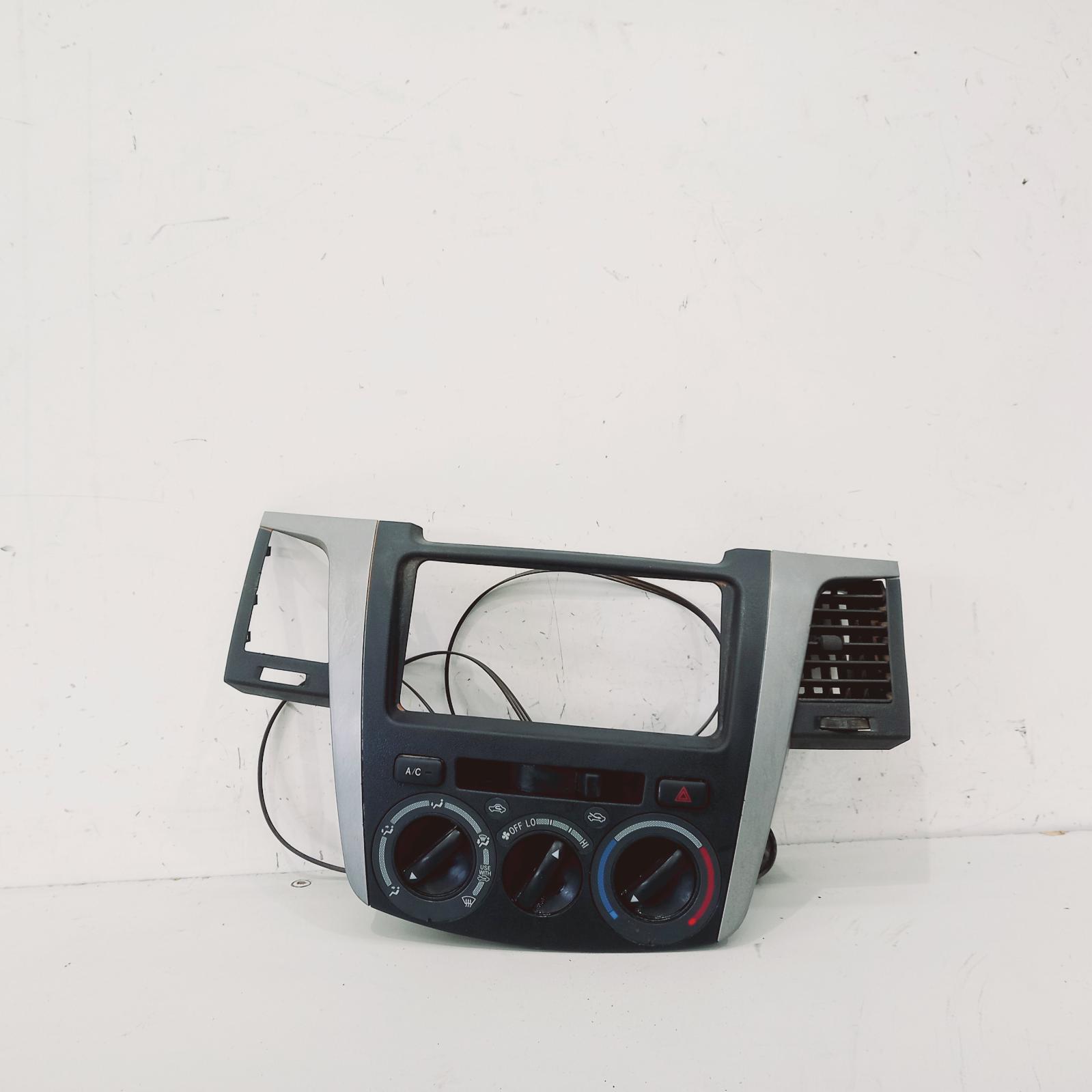 Hilux Heater/aircon Controls 2005-2011 standard type,03/05-06/11 00019550 #569068