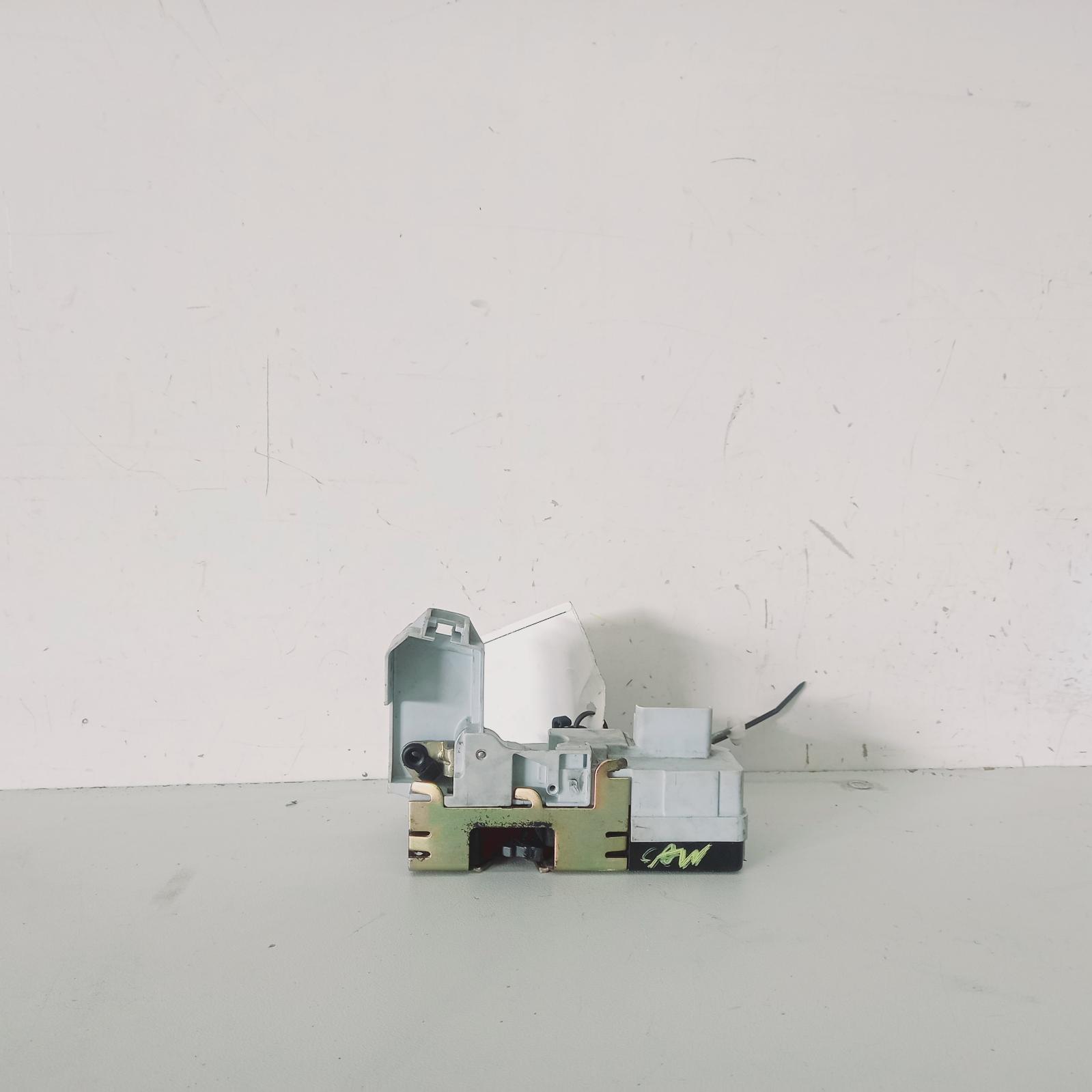 307 Door/boot/gate Lock 2001-2008 right front door lock,5dr hatch/wagon,t5,12/01-12/08 partwh #569890