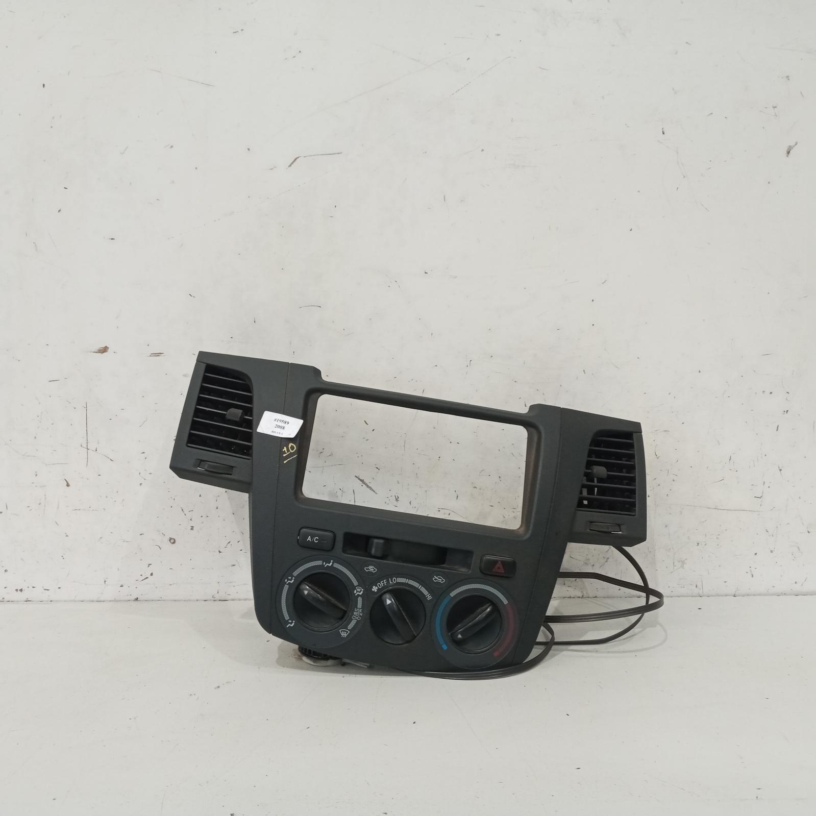 Hilux Heater/aircon Controls 2005-2011 standard type,03/05-06/11 00019589 #574242