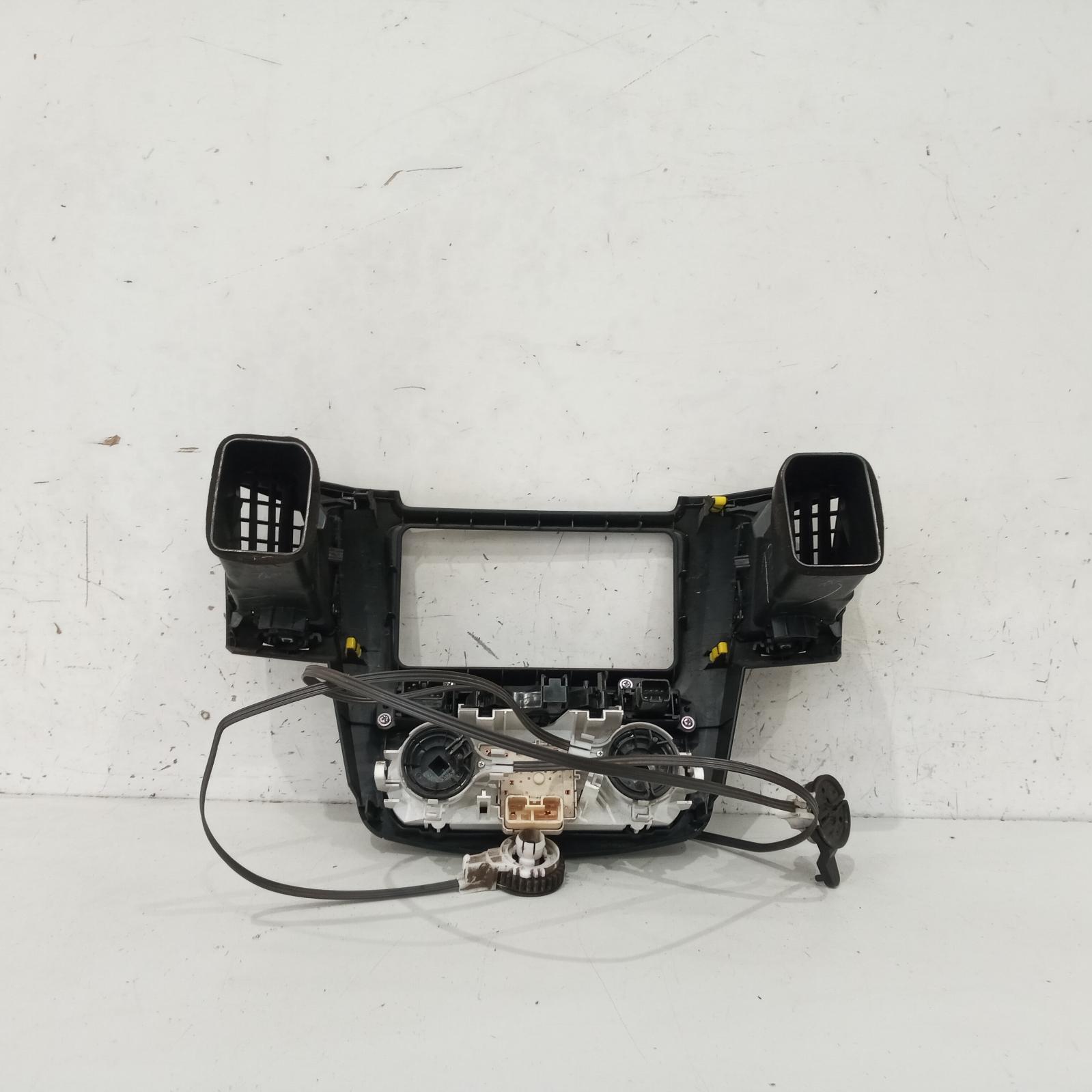 Hilux Heater/aircon Controls 2005-2011 standard type,03/05-06/11 00019589 #574242