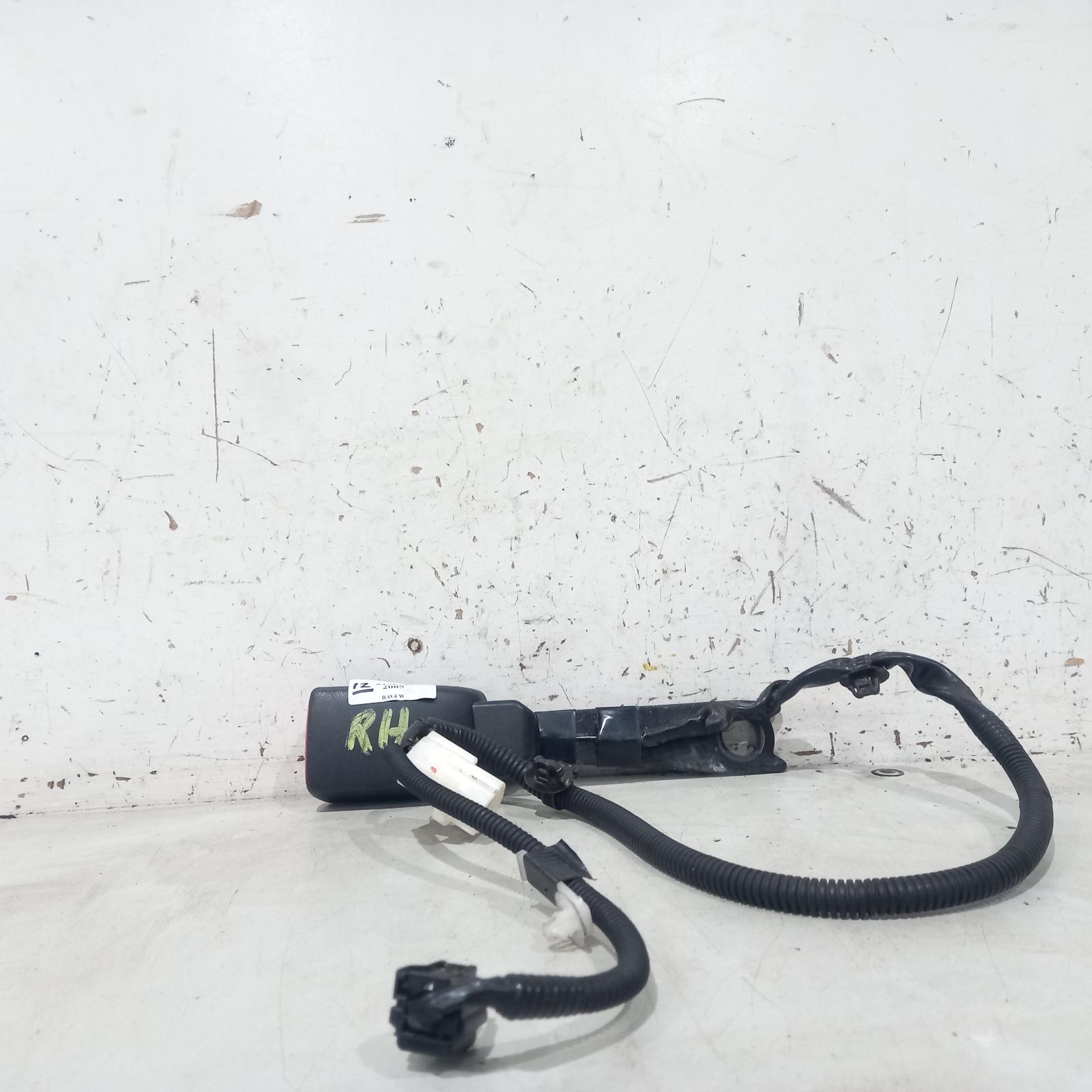 Rav4 Seat Belt Stalk 2005-2012 rh front,seat belt stalk only,aca33,11/05-11/12 00019810 #577080