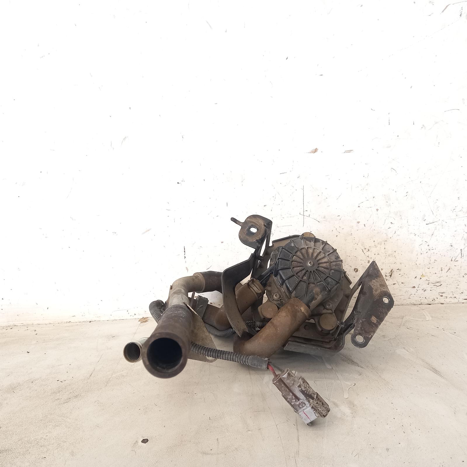 Hilux Vacuum Air Pump 2005-2015 petrol,2.7,2tr-fe,air pump (under rh guard),03/05-08/15 00019913 #577997