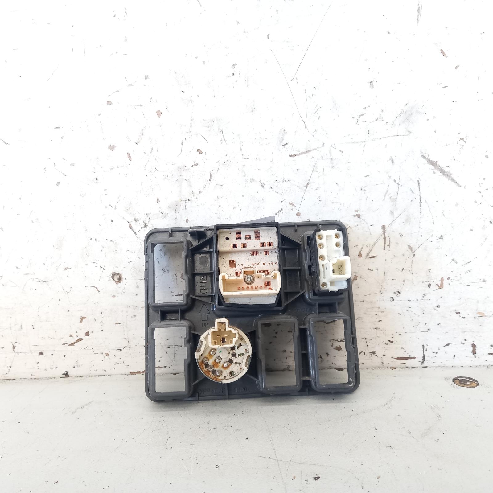 Hilux Miscellaneous Switch Relay 2011-2015 mirror switch,09/11-08/15 00019918 #578021