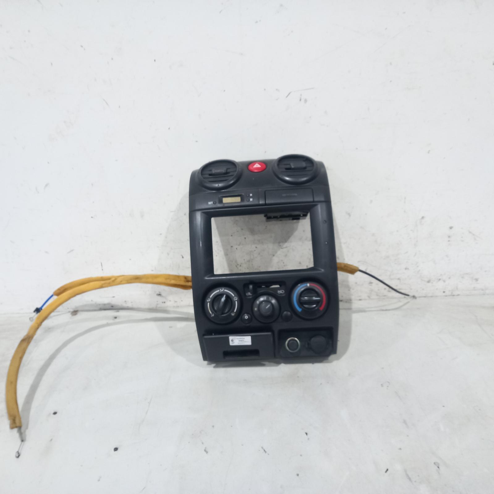 Rodeo Heater/aircon Controls 2006-2008 ra,single cab,black face,non demister switch type,11/06-07/08 00019924 #578112