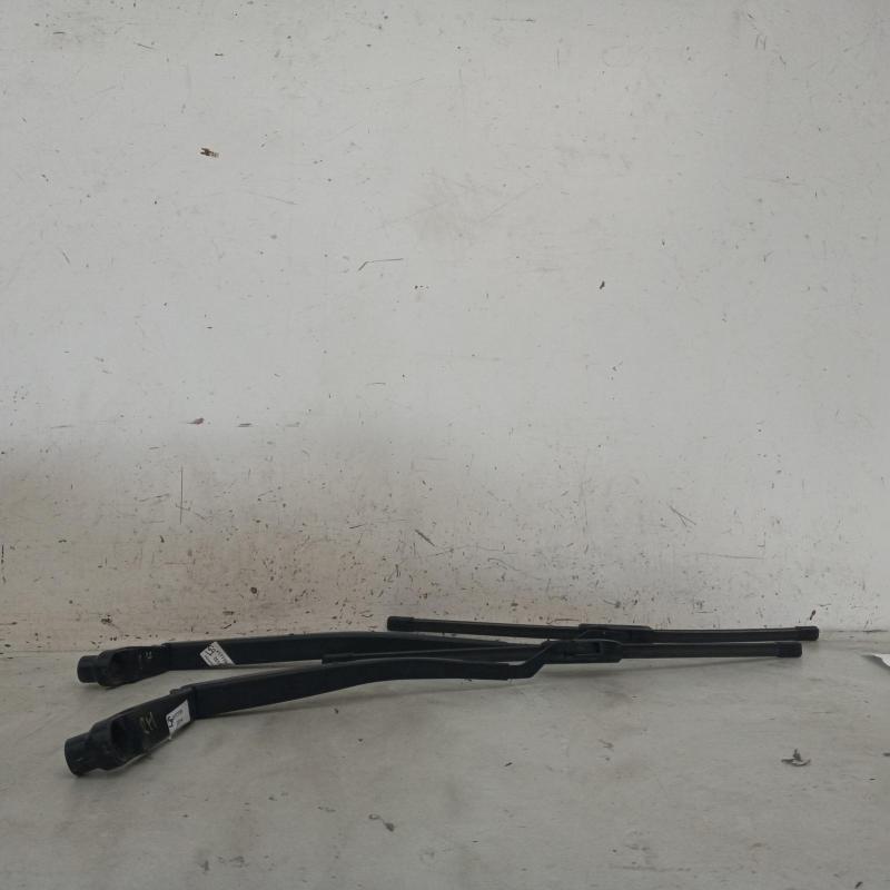 wiper arm