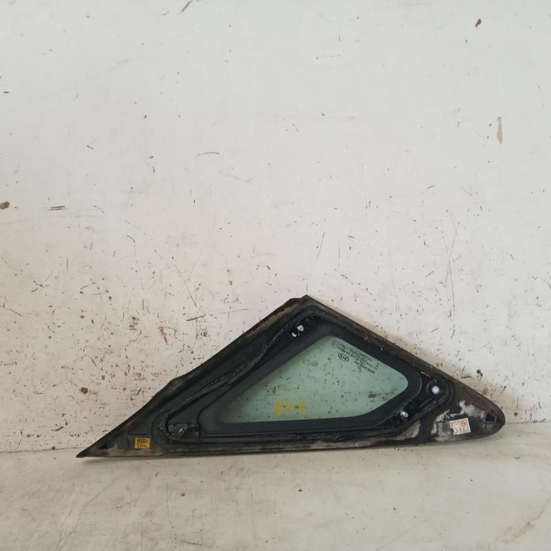 quarter door glass front right