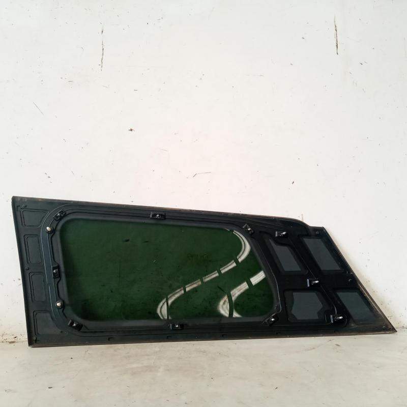 side glass rear right