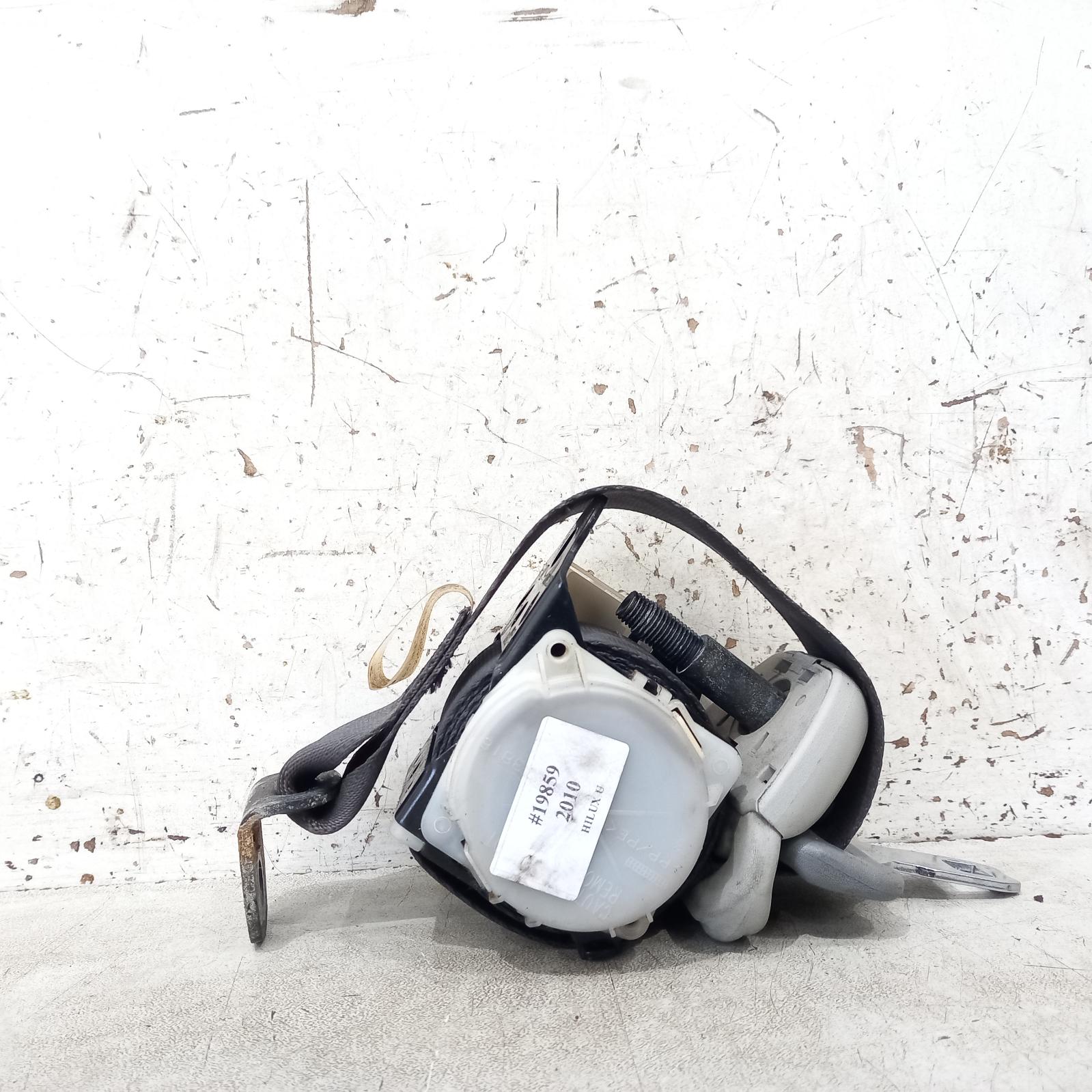 Hilux Seat Belt Stalk 2005-2011 rh rear,seat belt only,dual cab,light grey,03/05-06/11 00019859 #581807