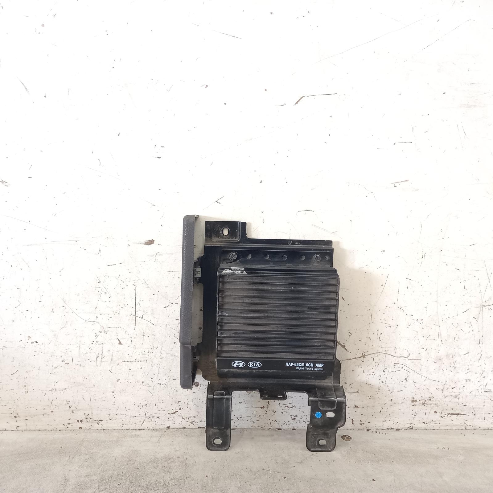 Santa Fe Stereo/head Unit 2005-2012 amplifier,cm,11/05-06/12 00019831 #582809