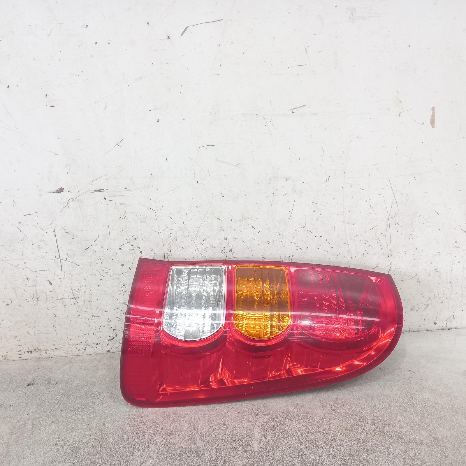 Hilux Taillight Right 2005-2011 ute,02/05-06/11 00019988 #585005