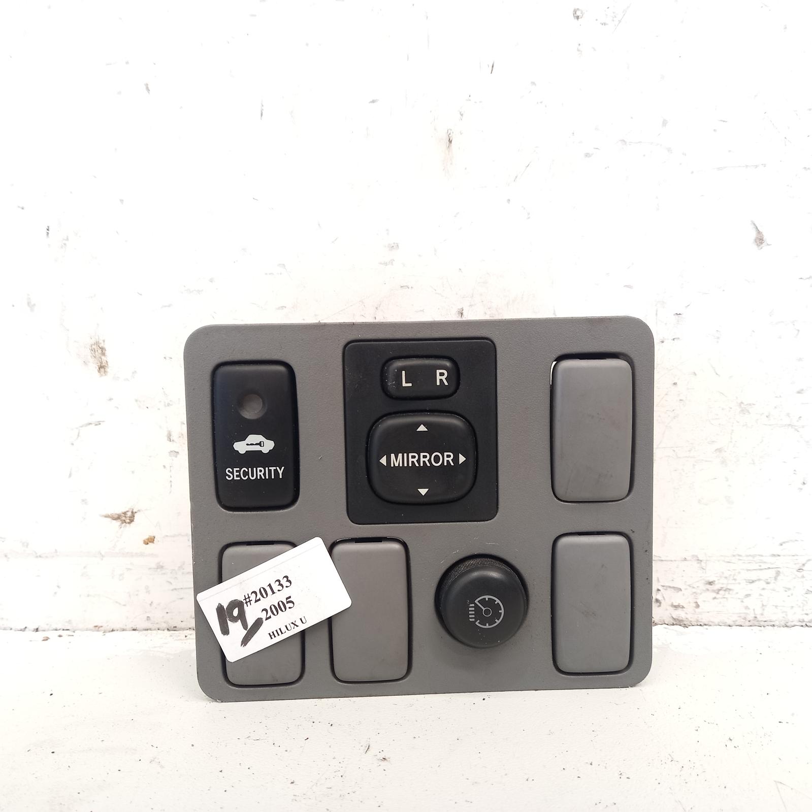 Hilux Miscellaneous Switch Relay 2005-2011 door mirror switch,02/05-06/11 00020133 #590565