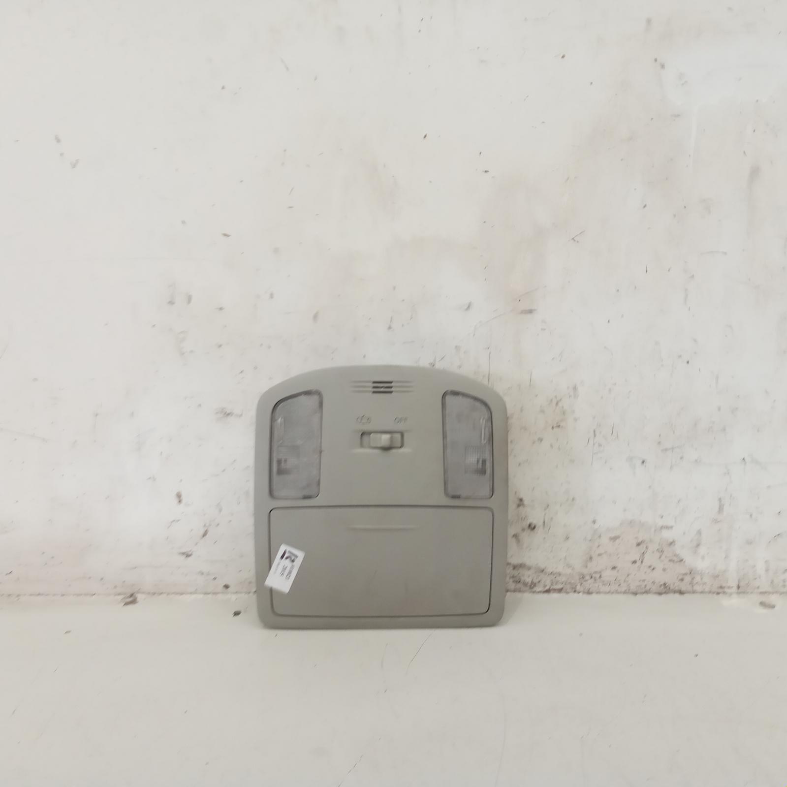 Hilux Courtesy Light 2015-2024 front,w/ sunglass holder type,09/15- 00010021 #592736