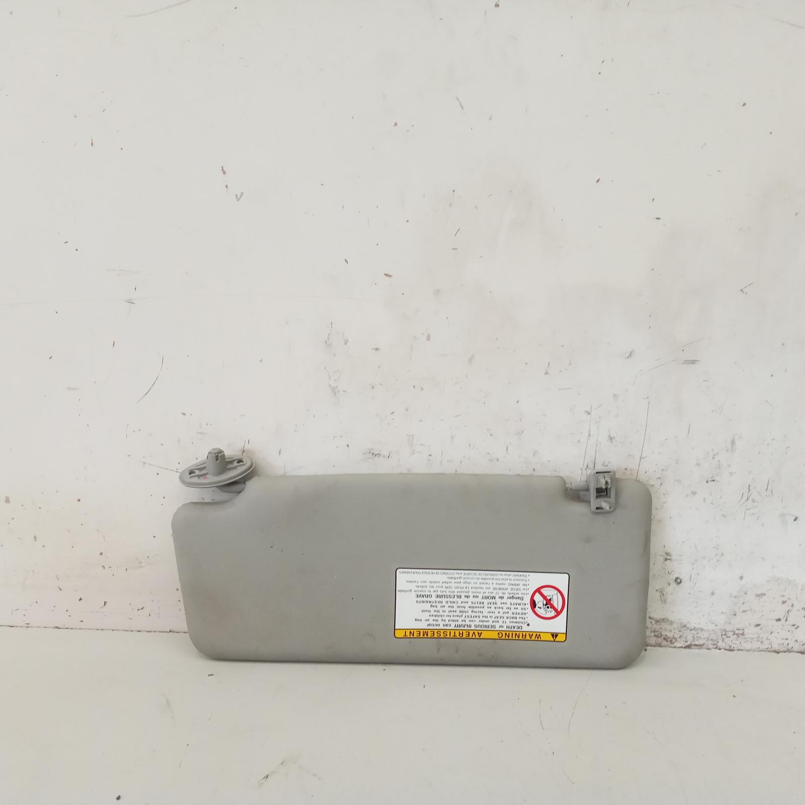 Hilux Sunvisor 2005-2015 rh side,02/05-08/15 00020171 #593132
