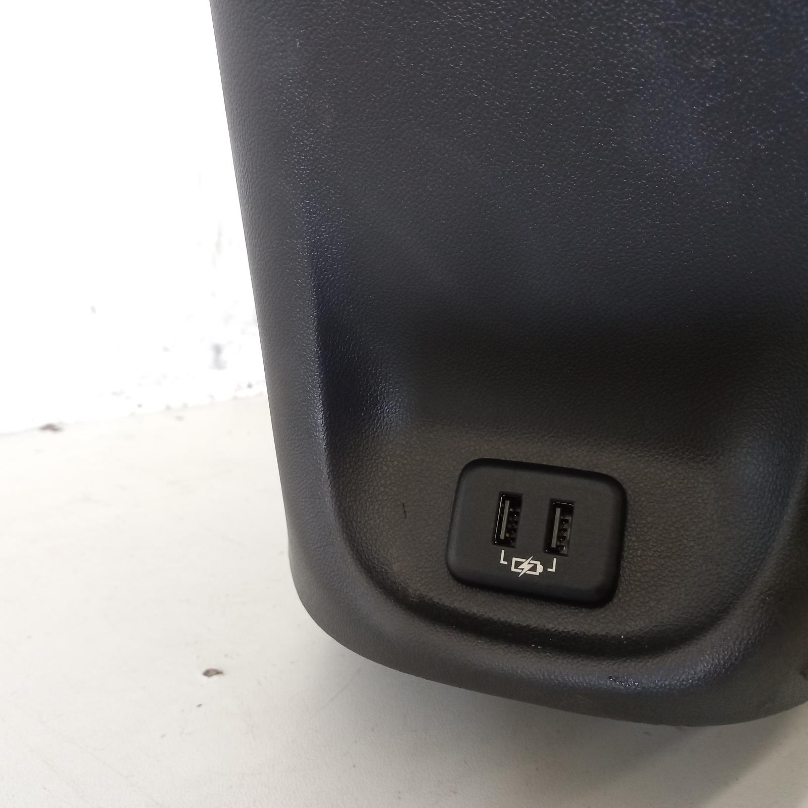 Commodore Console 2017-2020 console assy,leather/perforated,rs-v/vrx/calais-v,bz,10/17-12/20 00020192 #596305