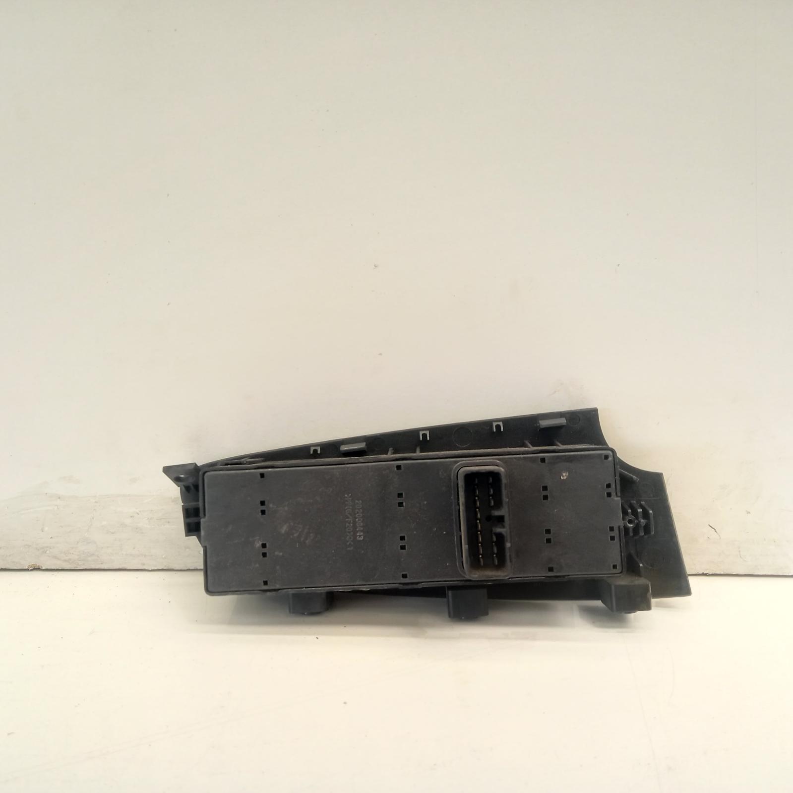 Cerato Power Door Window Switch 2008-2013 rh front (master switch),sedan/hatch,td,10/08-03/13 partwh #598156