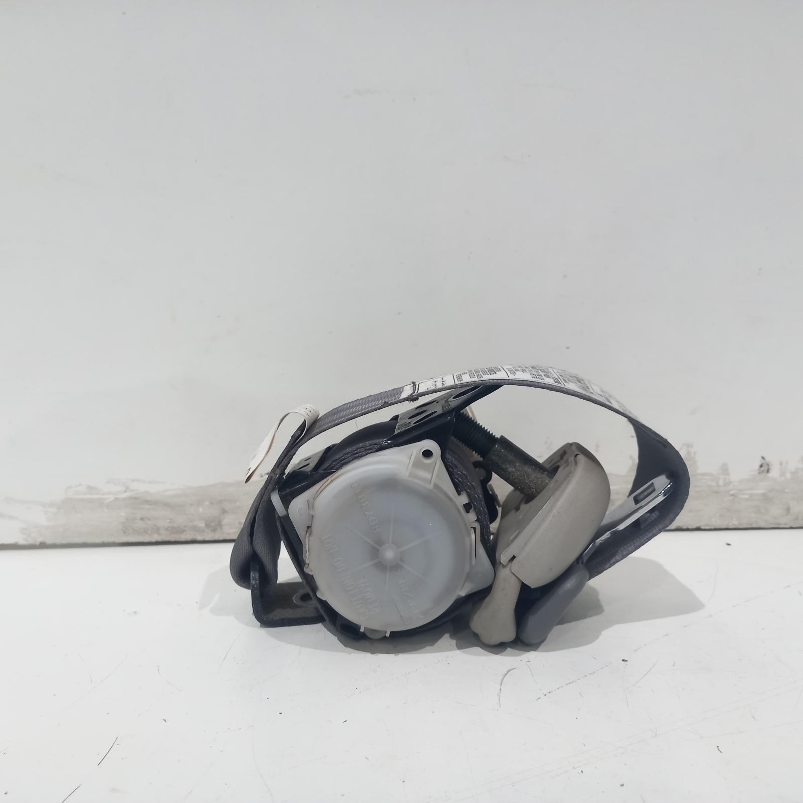 Hilux Seat Belt Stalk 2005-2011 rh rear,seat belt only,dual cab,light grey,03/05-06/11 00020340 #599537