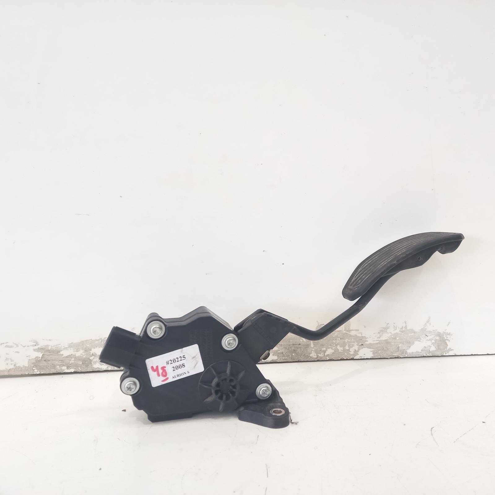 Aurion Pedal Assembly 2006-2012 gsv40r,accelerator pedal only,10/06-03/12 00020225 #601160