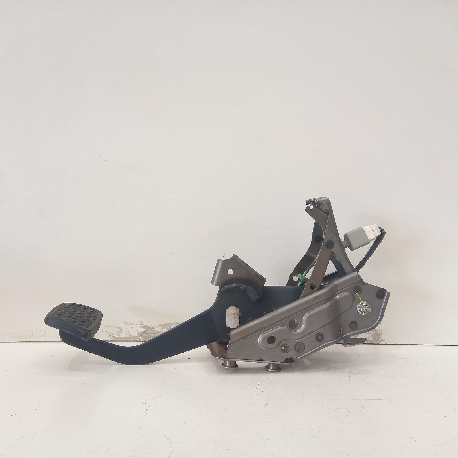 Aurion Pedal Assembly 2006-2012 gsv40r,brake pedal only,10/06-03/12 00020225 #601163