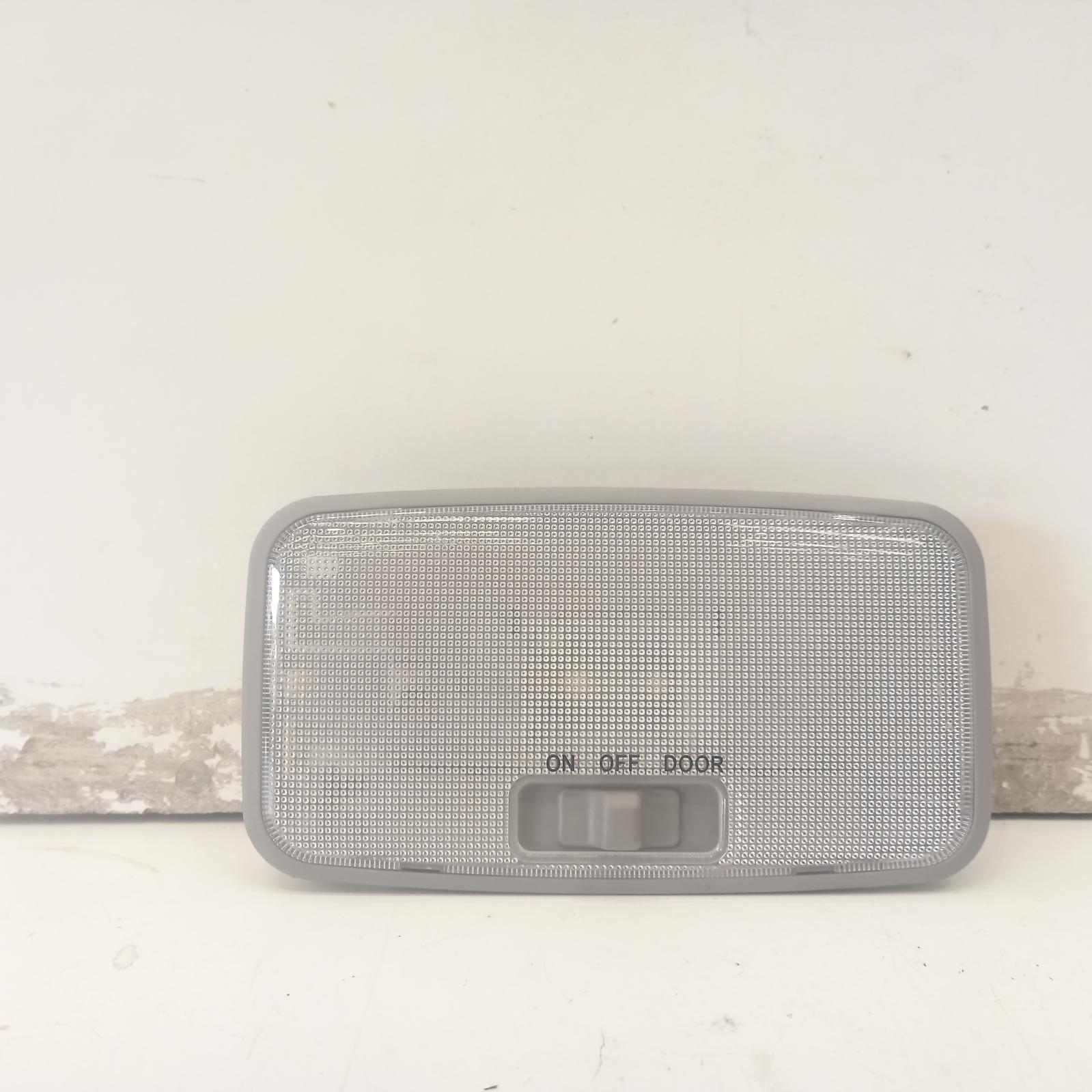 Camry Courtesy Light 2006-2011 centre,acv40,06/06-11/11 00020428 #601235