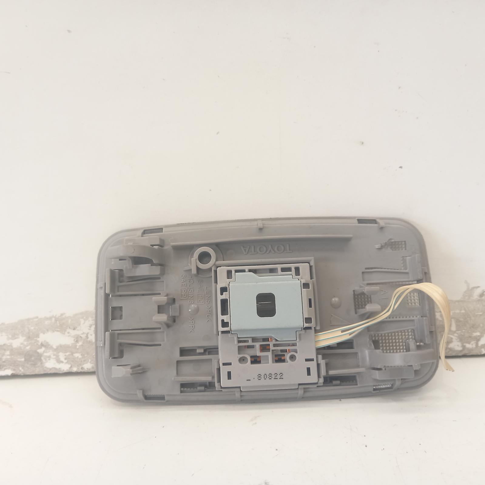 Camry Courtesy Light 2006-2011 centre,acv40,06/06-11/11 00020428 #601235