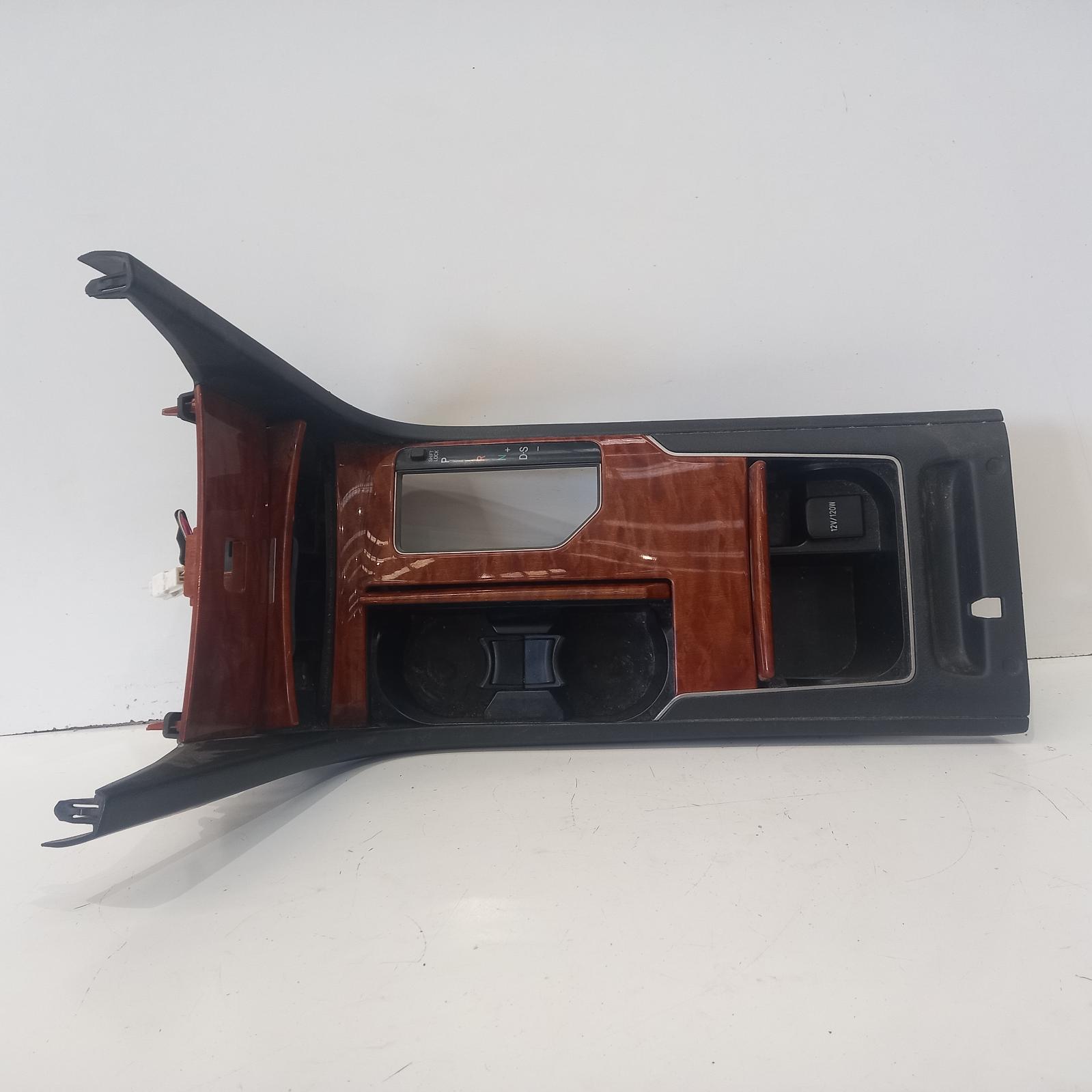 Aurion Console 2006-2012 gsv40r,centre console,woodgrain finish type,10/06-03/12 00020515 #603190