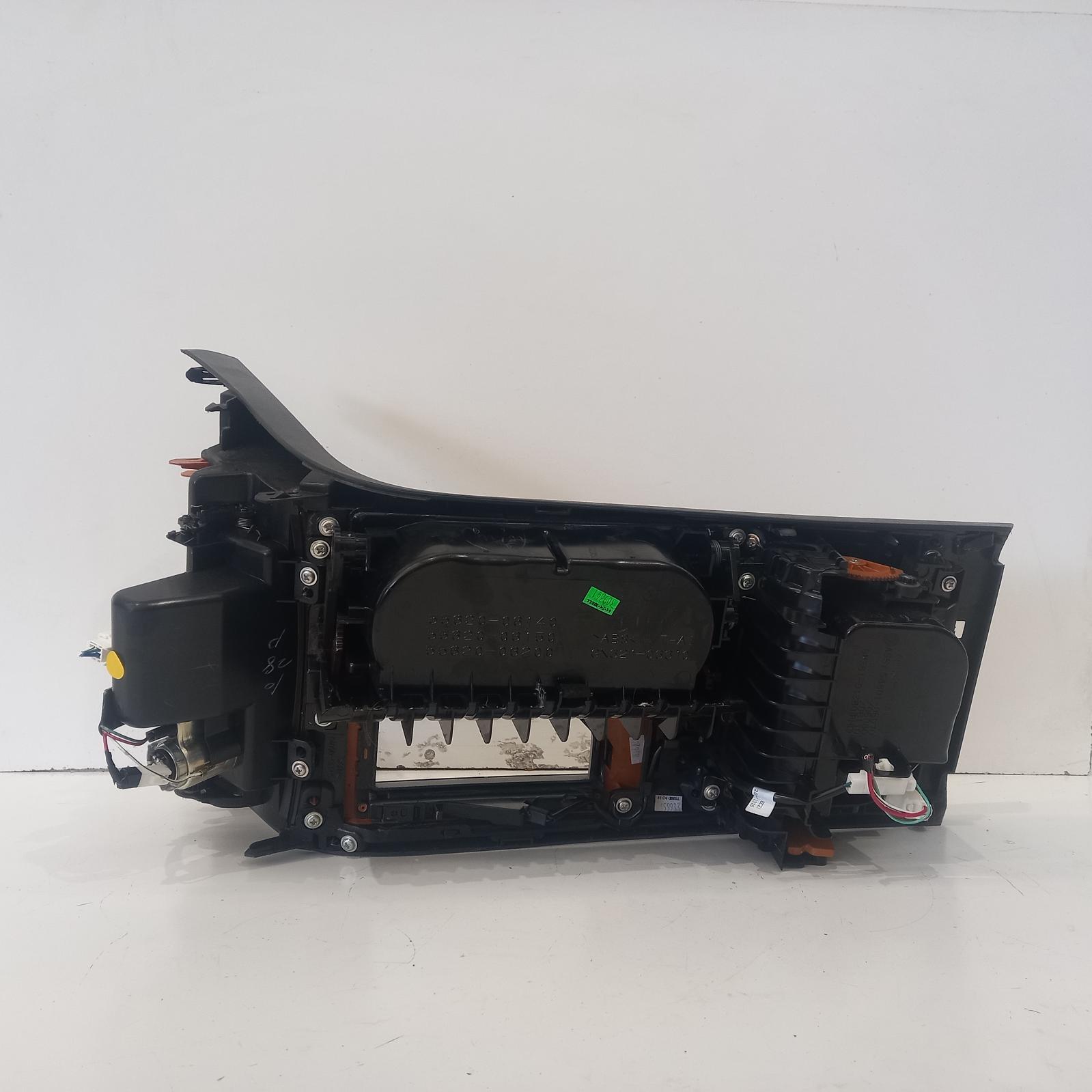 Aurion Console 2006-2012 gsv40r,centre console,woodgrain finish type,10/06-03/12 00020515 #603190