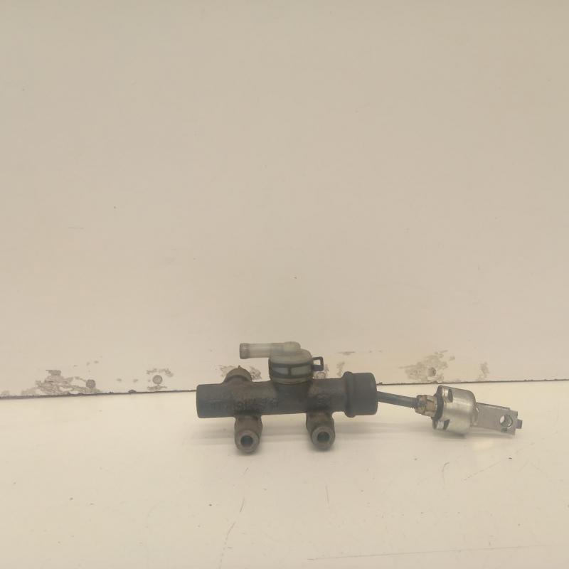 clutch master cylinder