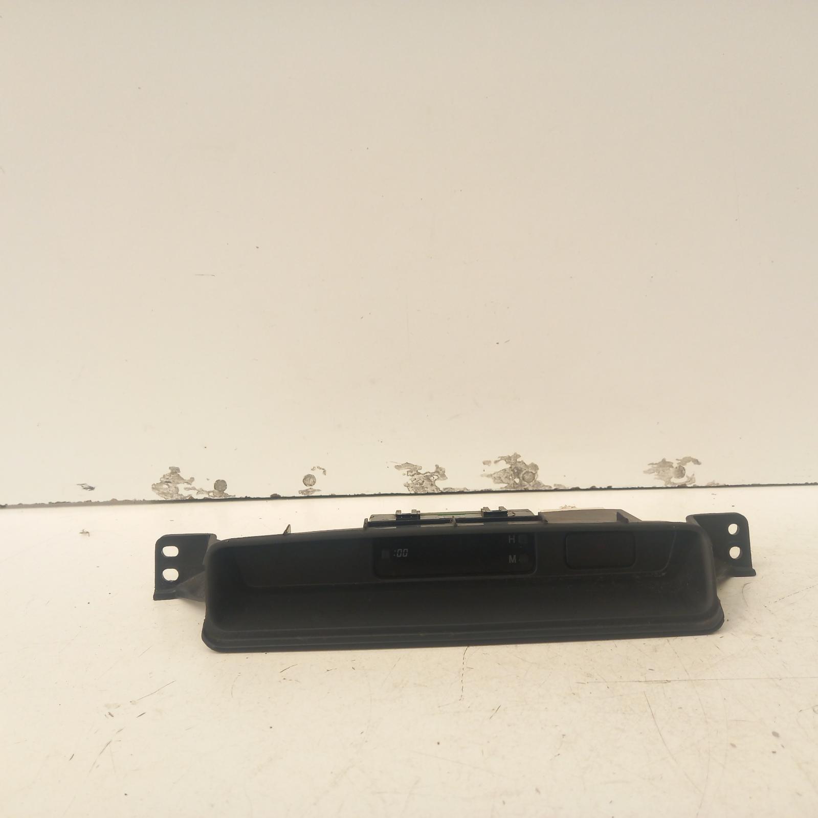 Hilux Clock 2005-2015 digital dash clock,non temperature type,03/05-08/15 00020678 #605495