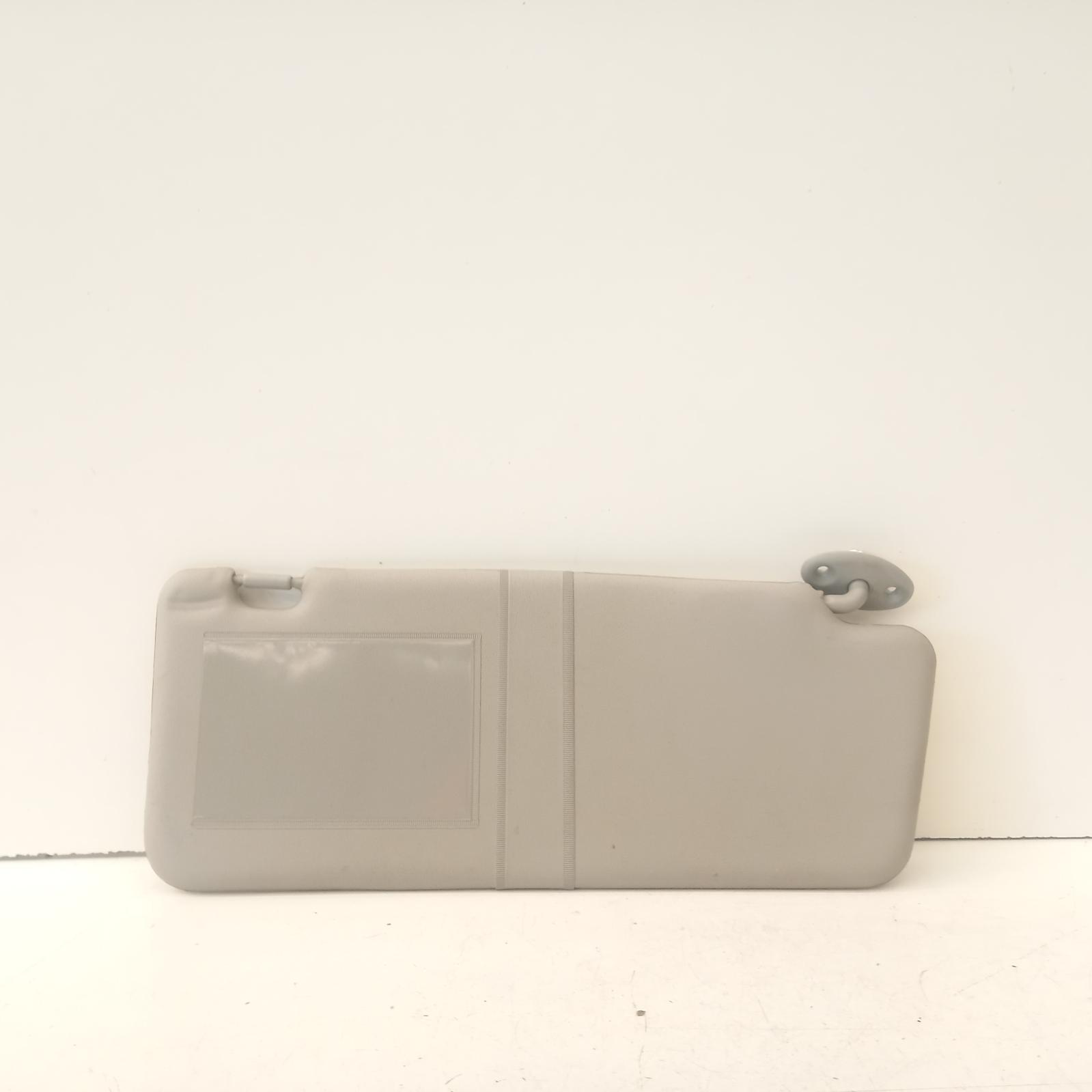 Hilux Sunvisor 2005-2015 rh side,02/05-08/15 00020678 #605481