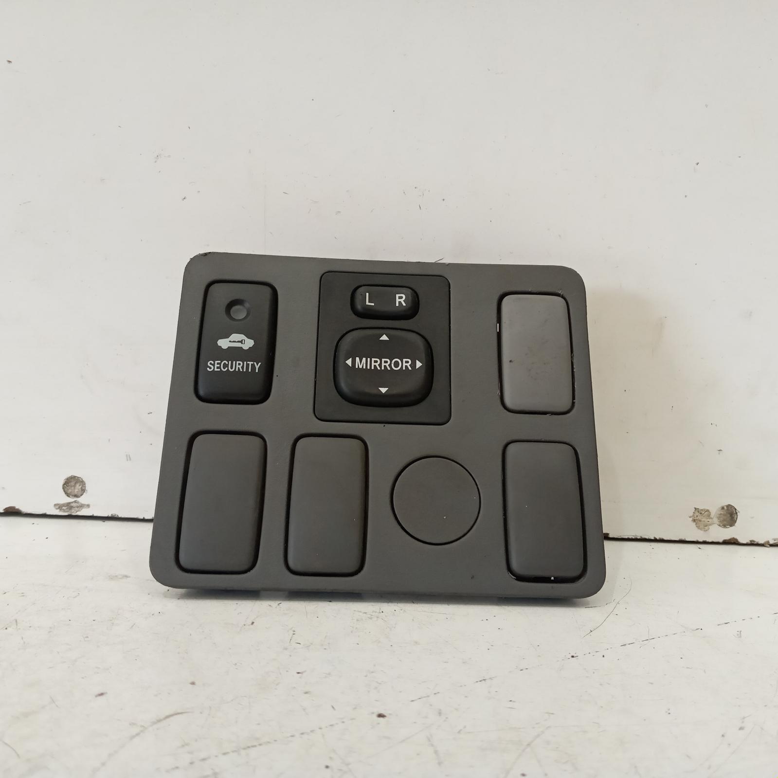 Hilux Miscellaneous Switch Relay 2011-2015 mirror switch,09/11-08/15 00020679 #606437