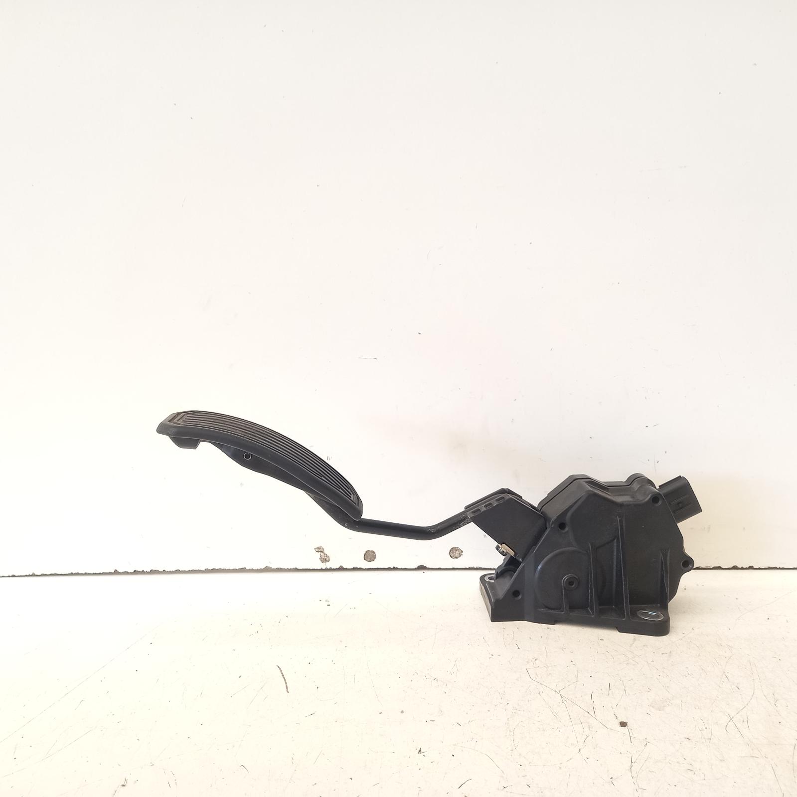 Aurion Pedal Assembly 2006-2012 gsv40r,accelerator pedal only,10/06-03/12 00020145 #607326