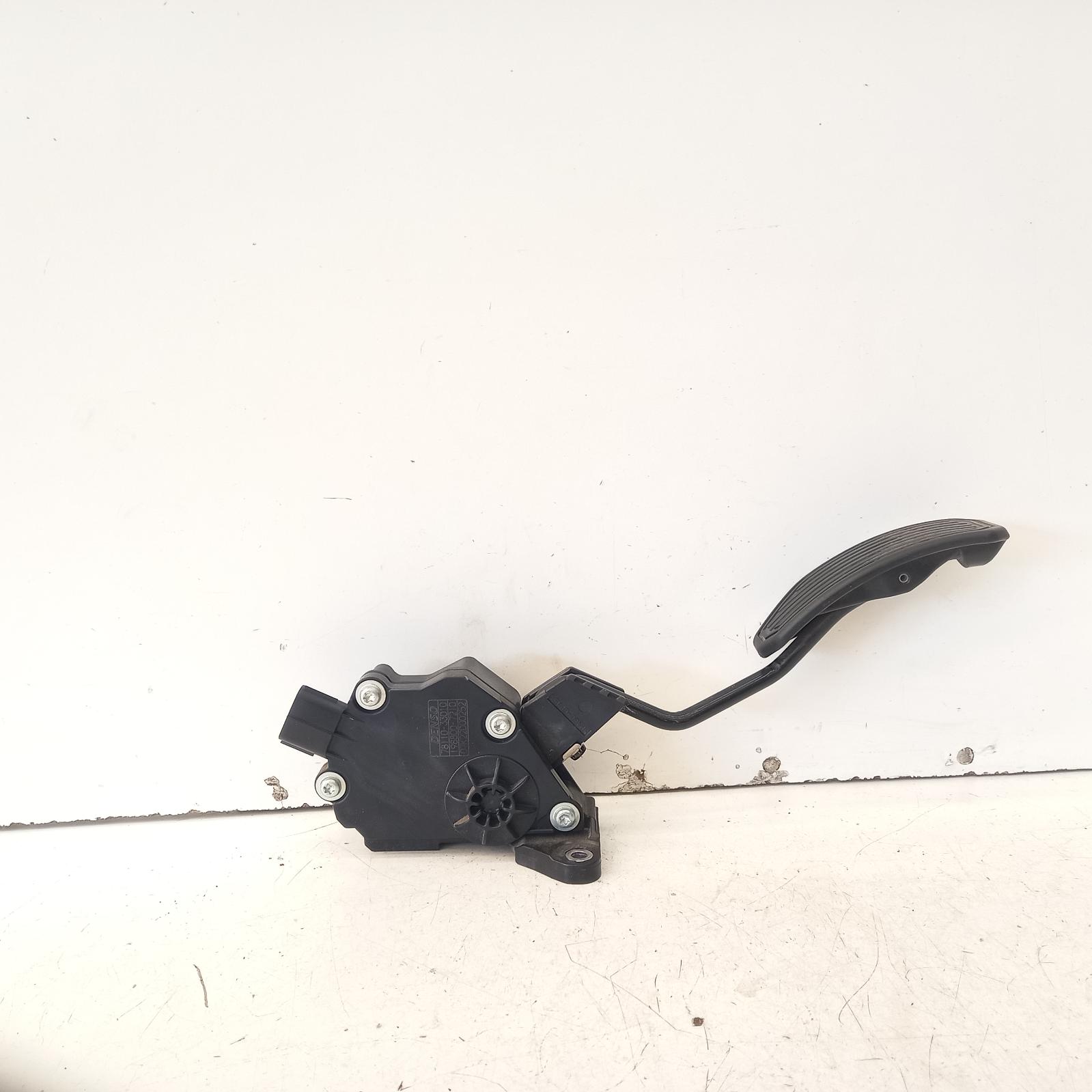 Aurion Pedal Assembly 2006-2012 gsv40r,accelerator pedal only,10/06-03/12 00020145 #607326