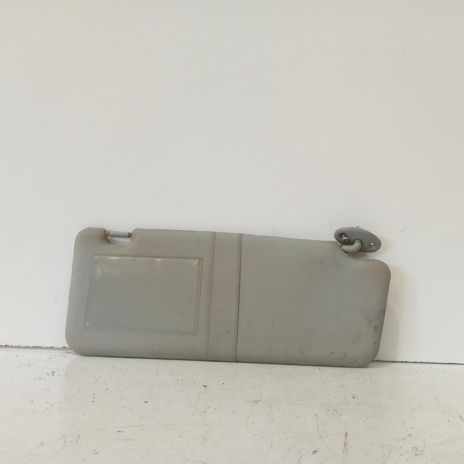 Hilux Sunvisor 2005-2015 rh side,02/05-08/15 00020717 #608075
