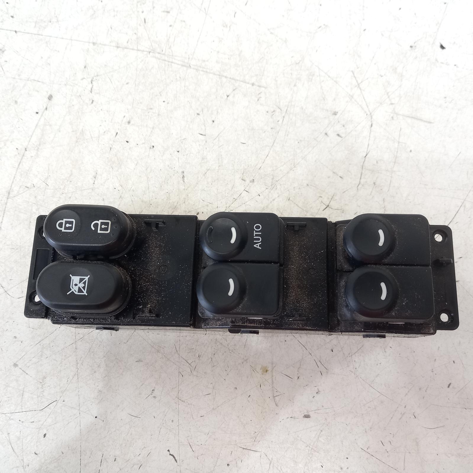 Accent Power Door Window Switch 2013-2019 rh front (master switch),white base,rb,05/13-12/19 00019689 #609421