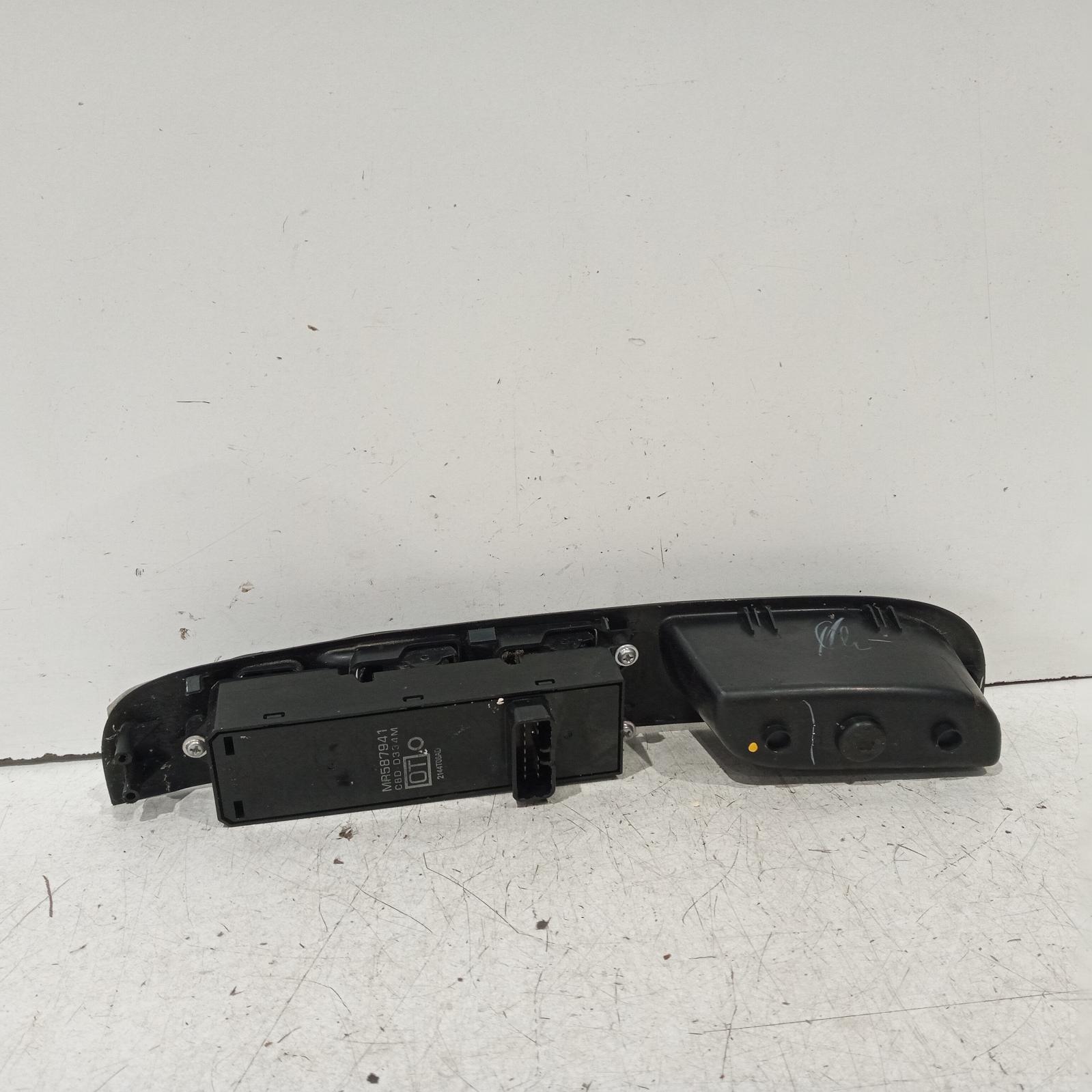 Triton Power Door Window Switch 2006-2015 rh front (master switch),4 door switch type,ml-mn,07/06-04/15 00018642 #609797