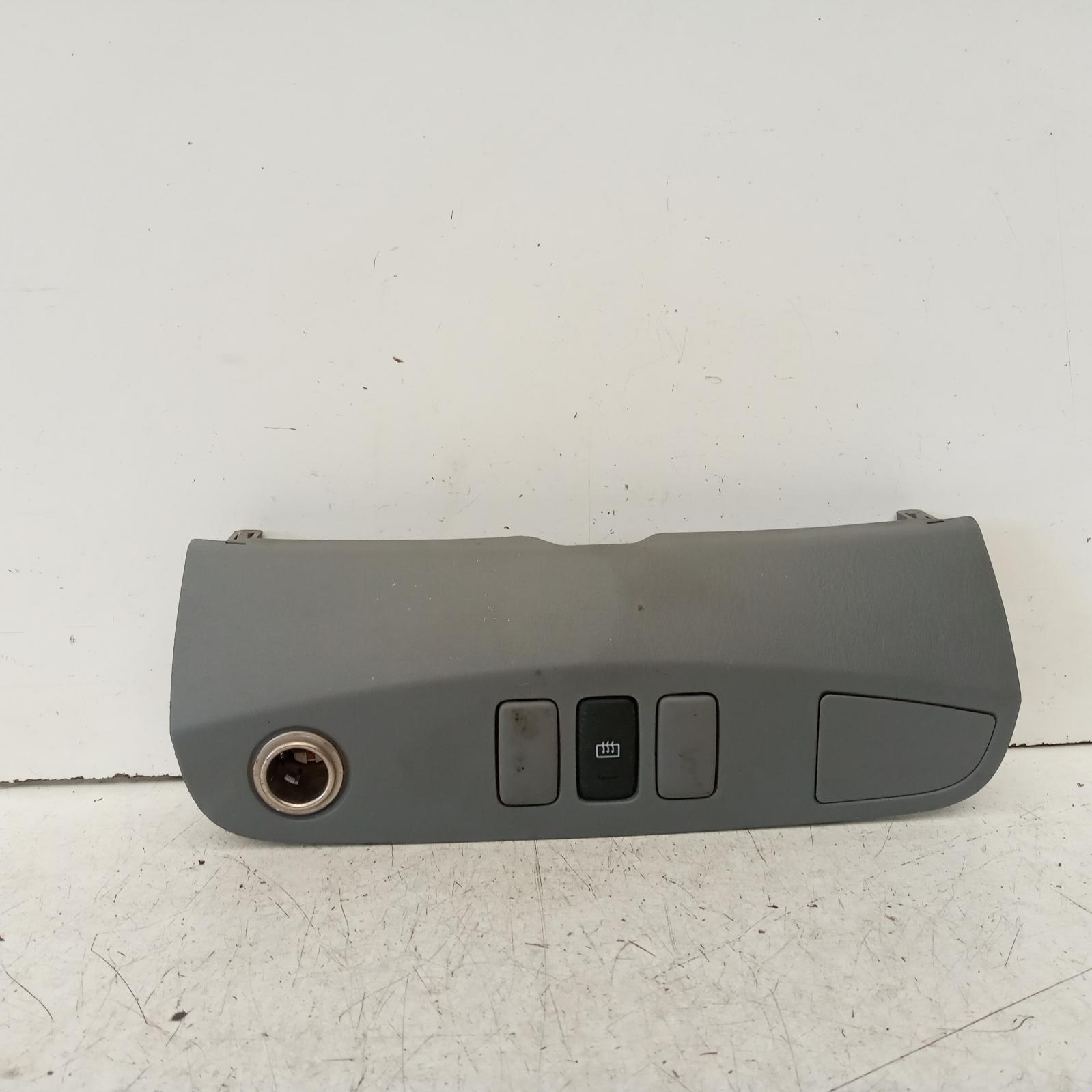Hilux Miscellaneous Switch Relay 2005-2015 rear demister switch,02/05-08/15 00020758 #610522