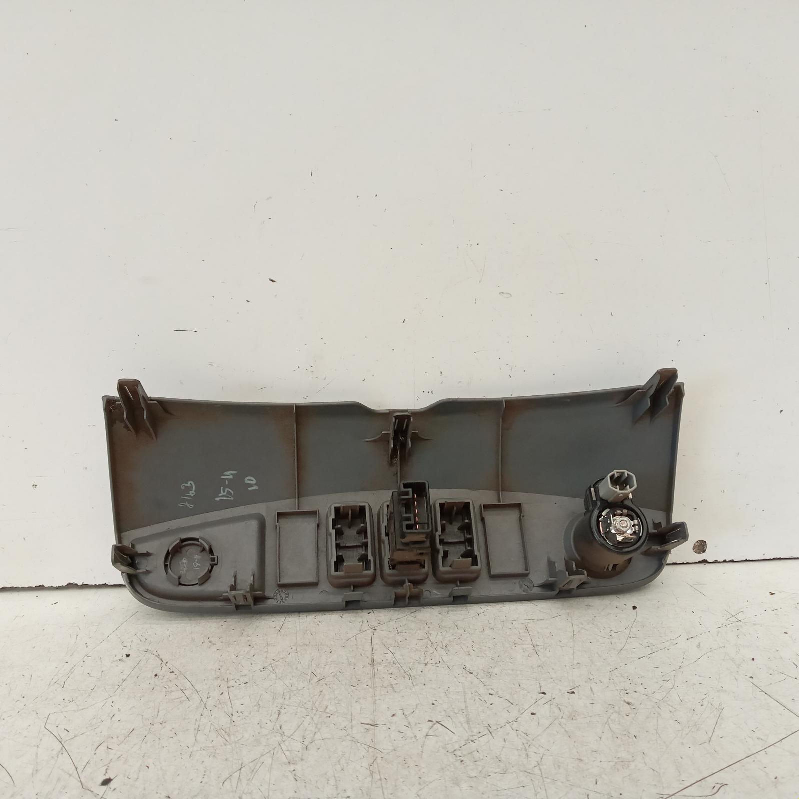 Hilux Miscellaneous Switch Relay 2005-2015 rear demister switch,02/05-08/15 00020758 #610522
